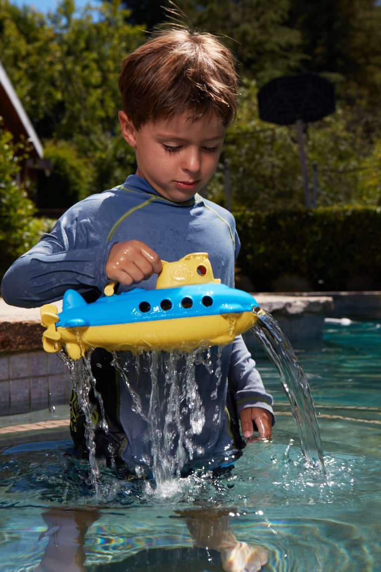 Green Toys Submarine in Yellow & blue - BPA Free, Phthalate Free, Bath Toy with Spinning Rear Propeller. Safe Toys for Toddlers,