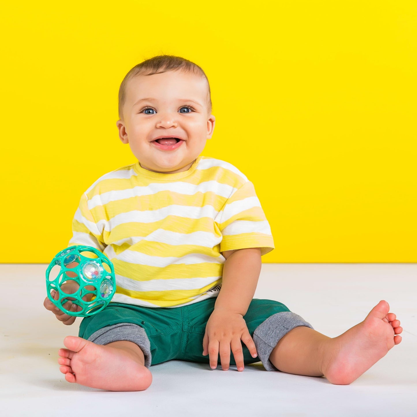 Bright Starts Little Shakers 6pc Gift Set - BPA-Free Easy-Grasp Baby Rattles and Teethers, Unisex, 3 Months+