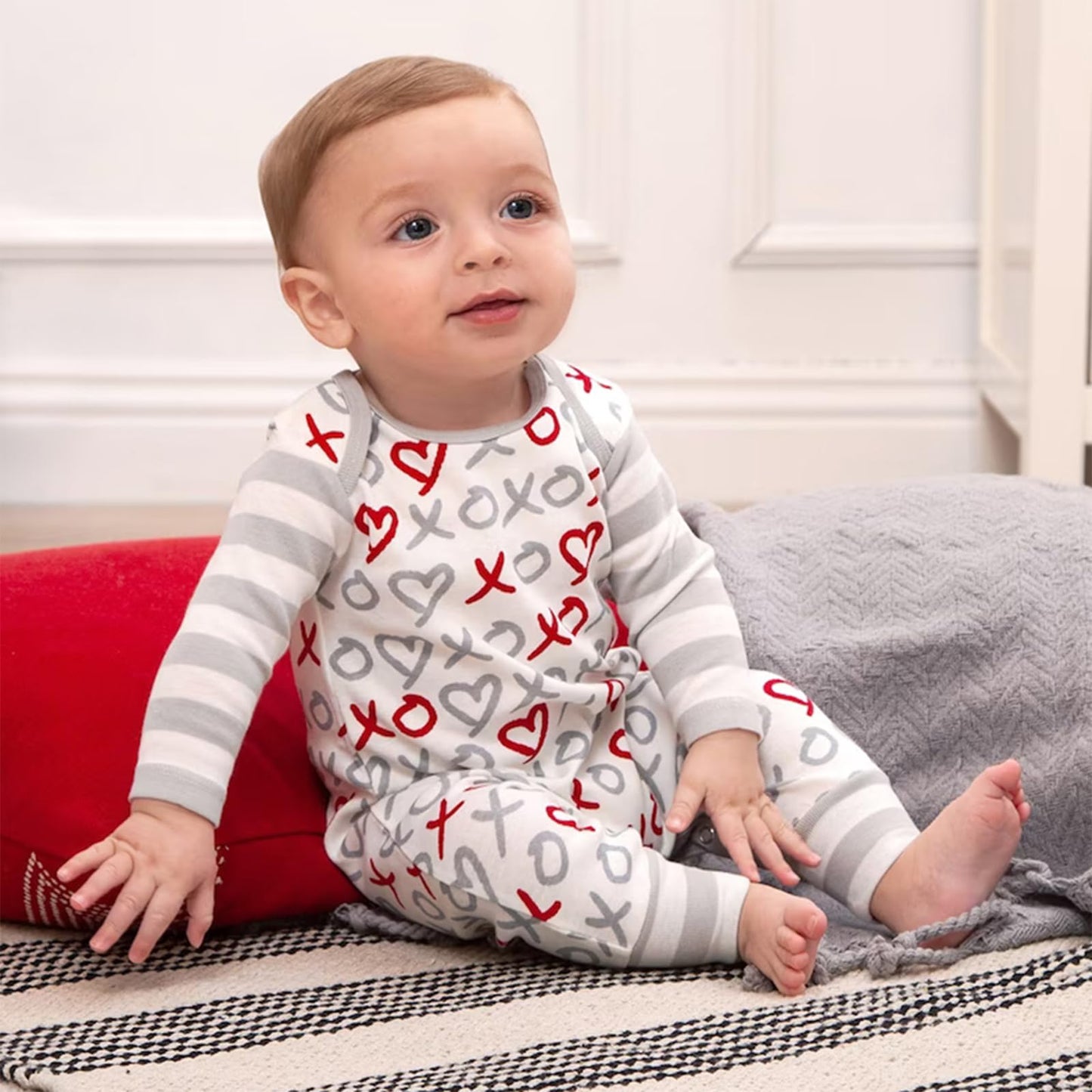Gliglittr Newborn Baby Boy Valentine'S Day Outfits Infant Romper Long Sleeve Bodysuit Cute Heart Print Onesie Jumpsuit(Grey,3-6M