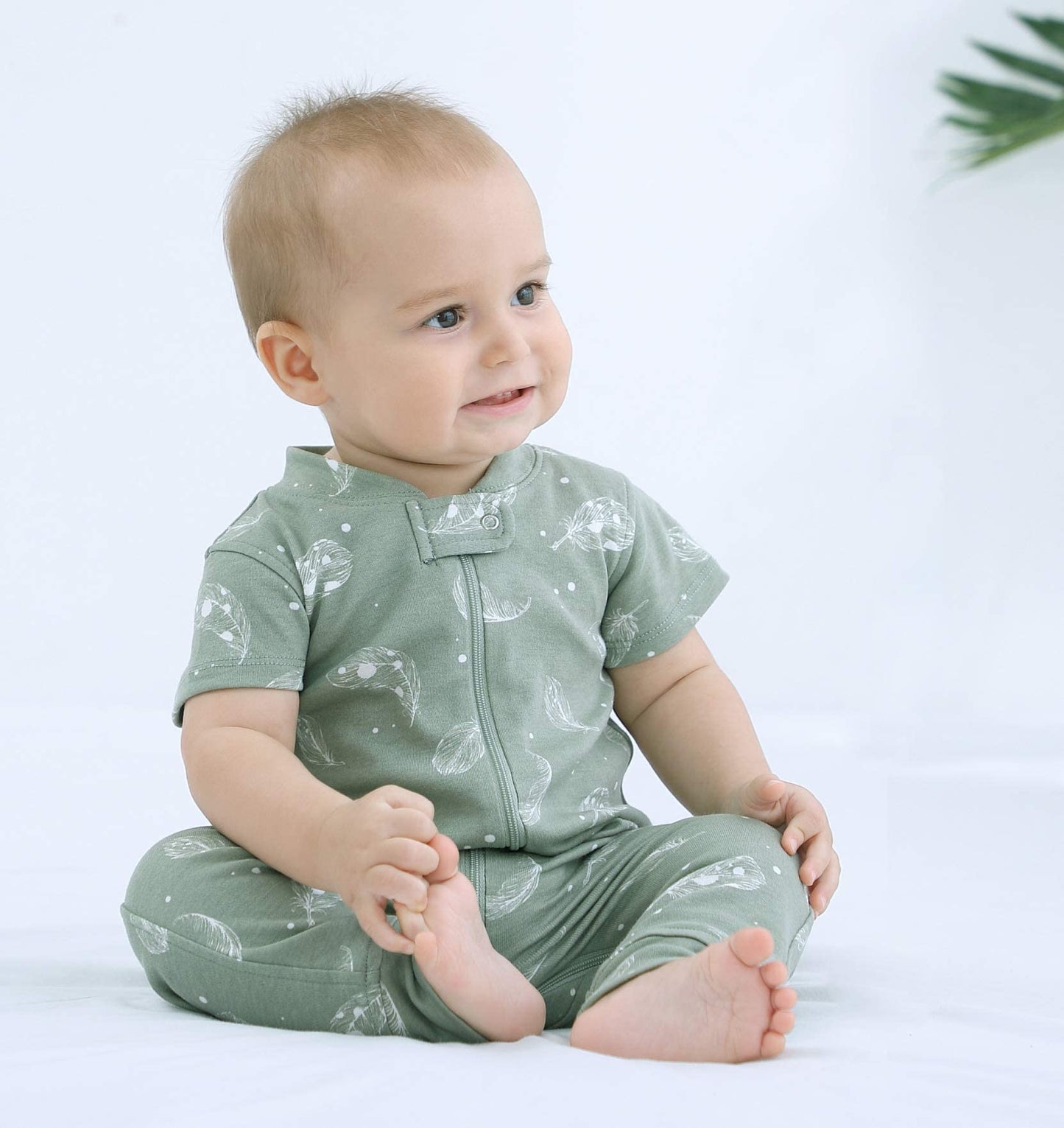 Owlivia Baby Boy Romper, Unisex Short-Sleeve Summer Outfit, 100% Organic Cotton Boy One-Piece Jumpsuit(6-12 Months, Feather Gree