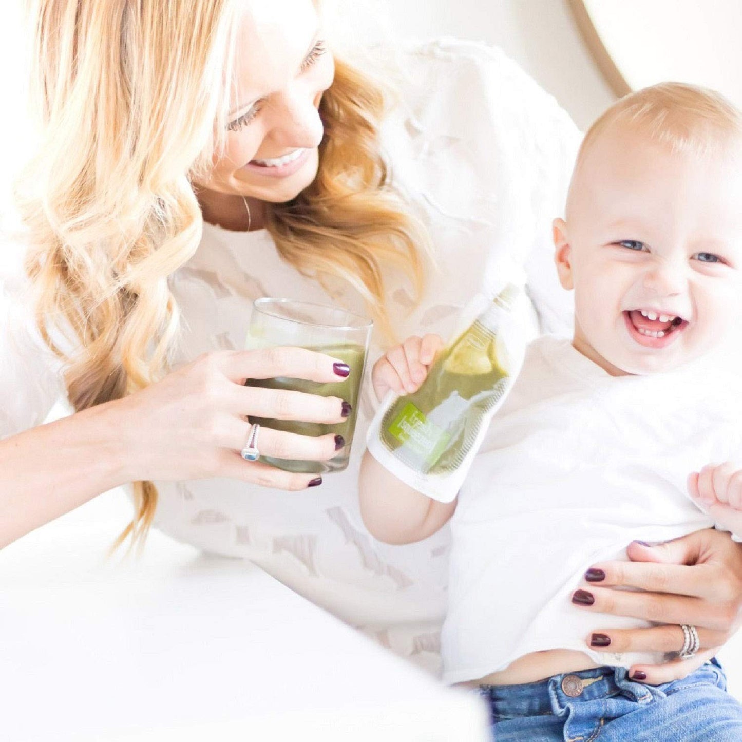 Infantino Squeeze Station, Baby Food Maker & Pouch Filler, Fill 3 Reusable Pouches at Once, Easy to Use, Dishwasher Safe, Homema
