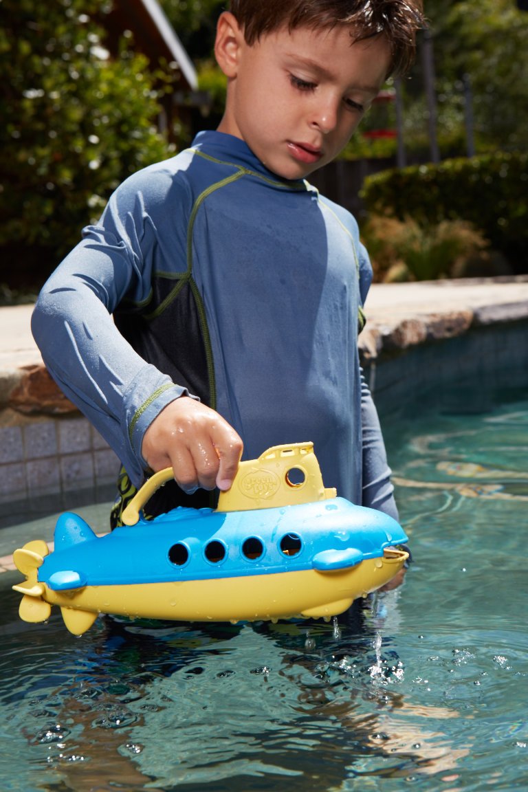 Green Toys Submarine in Yellow & blue - BPA Free, Phthalate Free, Bath Toy with Spinning Rear Propeller. Safe Toys for Toddlers,