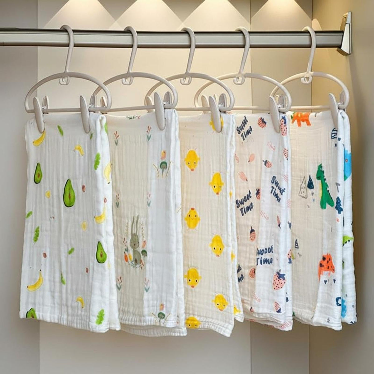 HEAVENGLOW Infant Clothes Hanger, MultiPurpose Organizer, QuickDry, Newborn Bath Towel Cream Clip 5Pack