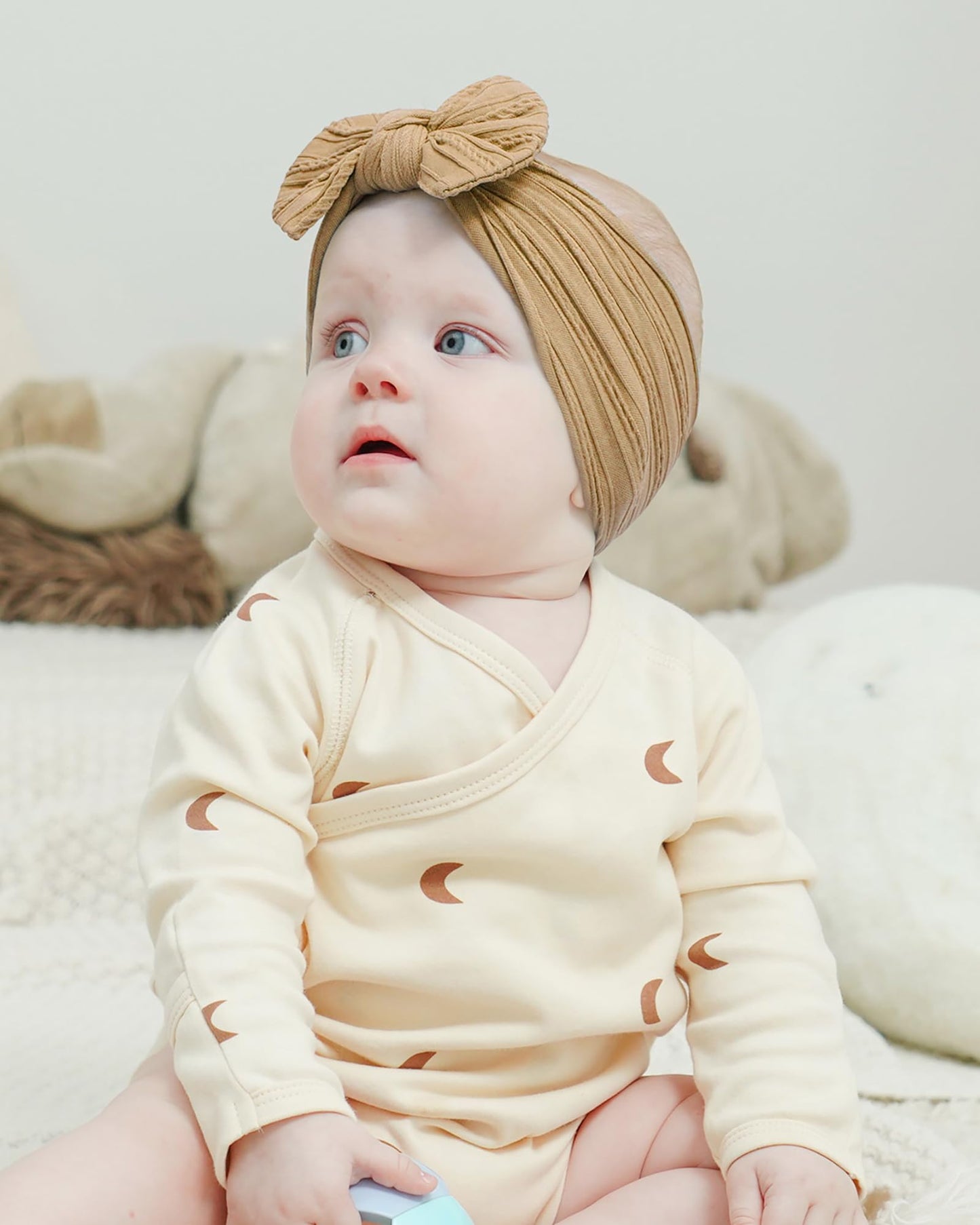 Jollybows Baby Girl Headband Bows Nylon Head Wraps Newborn Hairbands Infant Toddler Hair Bow (5- Ginger Beige Small Daisy Print)