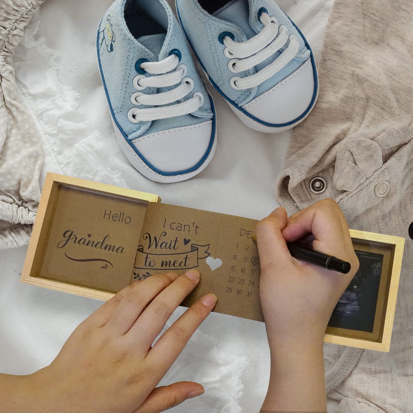 Hamuiers Pregnancy Announcement For Grandma, Grandma Baby Announcement Ideas Ultrasound Picture Frame Wooden Keepsake Box, Grand