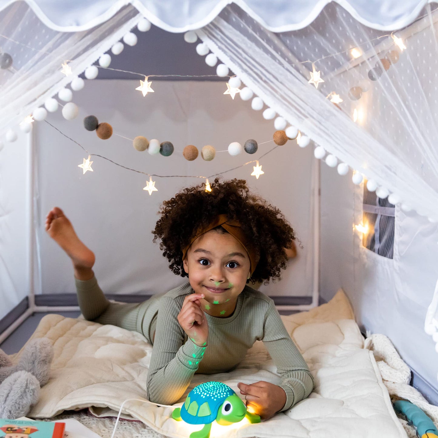 Yogasleep Baby Soundscene White Noise Sound Machine, 20 Relaxing Sounds & Lullabies, Starry Night Light Projector, Bedroom Decor