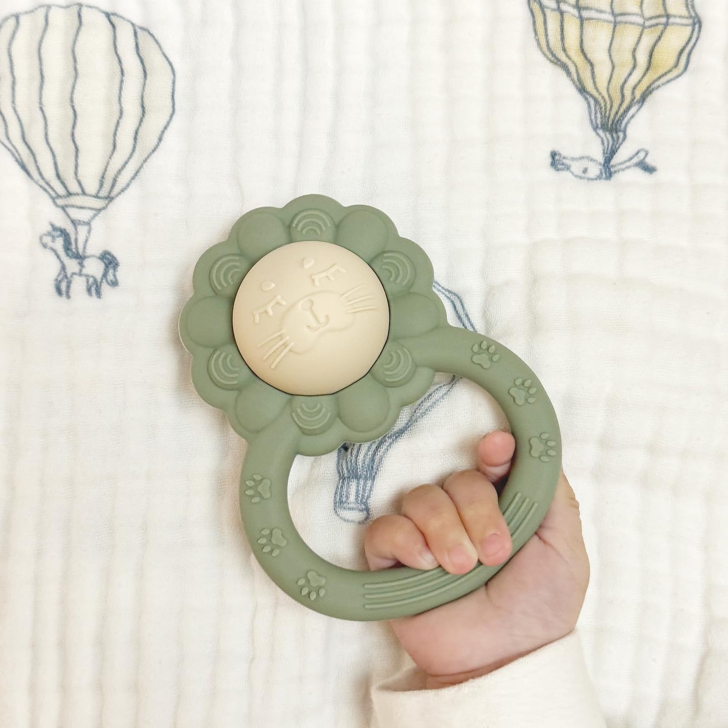 Dirbabi Rattle Teether, Lion Shape Montessori Baby Sensory Teething Toys, Food Grade Silicone BPA Free, Newborn Essentials Must
