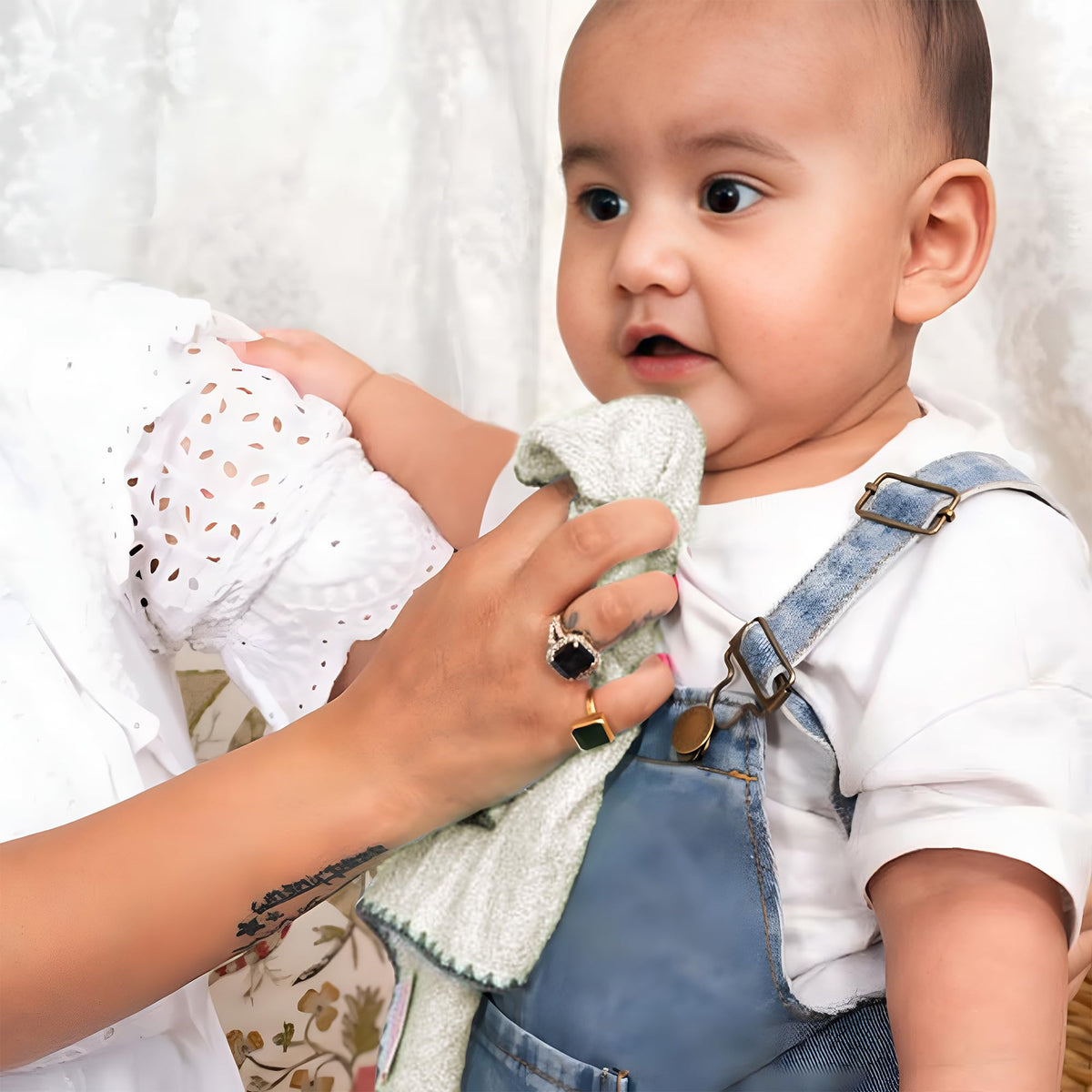 MummaS Touch Puresoft Bamboo Baby Face Towel  White  Pack Of 5 | Ultra Soft & Absorbent | Gentle Bamboo Fiber | 024 Months |