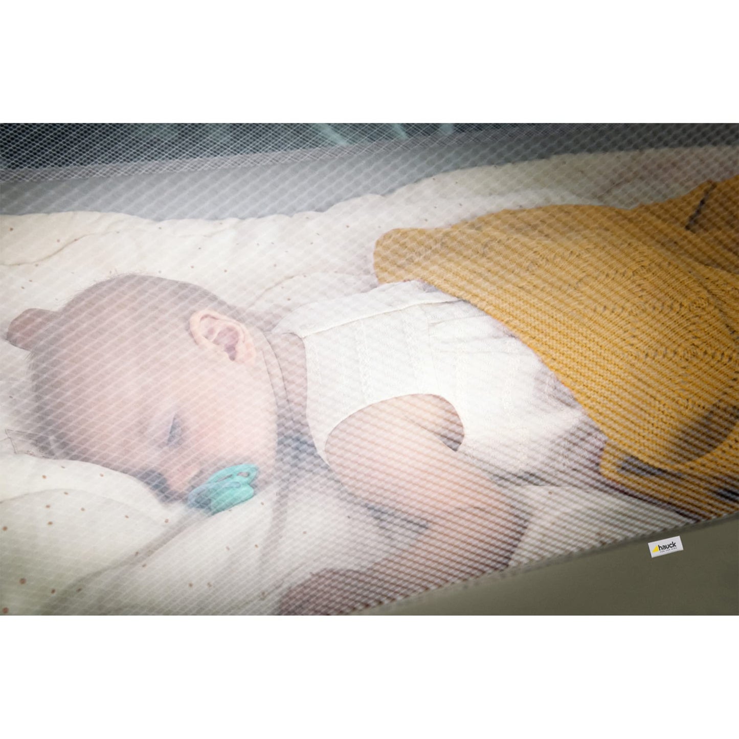hauck Baby & Toddler Foldable Travel Cot and Portable Playpen, Dream N Play Plus, Grey