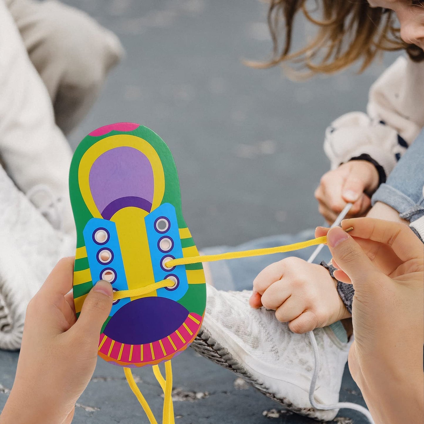 NUOBESTY Shoelace Threading Teaching Toys Learn to Tie Shoelaces Toy Kids Toddlers Fine Motor Skills Toy Early Educational Toys,