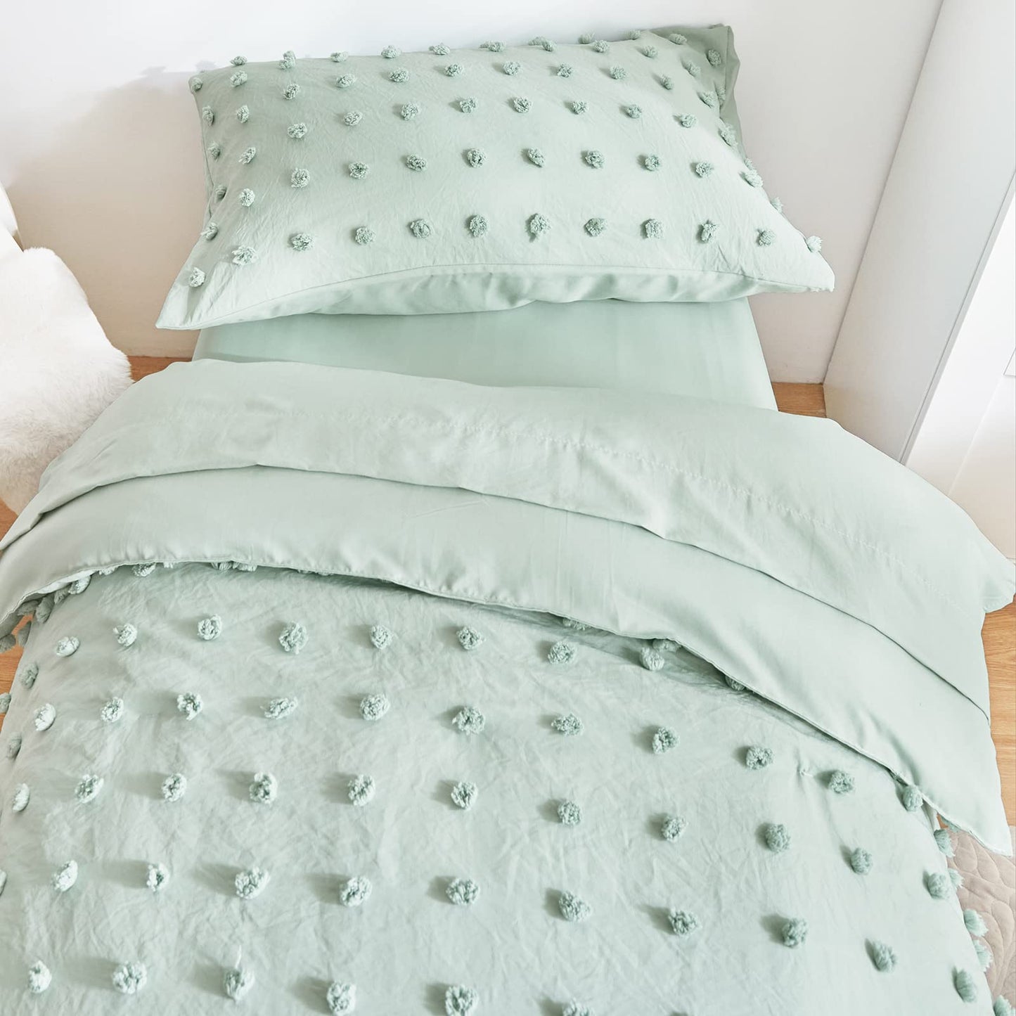 4 Piece Tufted Dots Toddler Bedding Set Solid Green Jacquard Pom Pom Tufts, Soft And Embroidery Shabby Chic Boho Design For Baby
