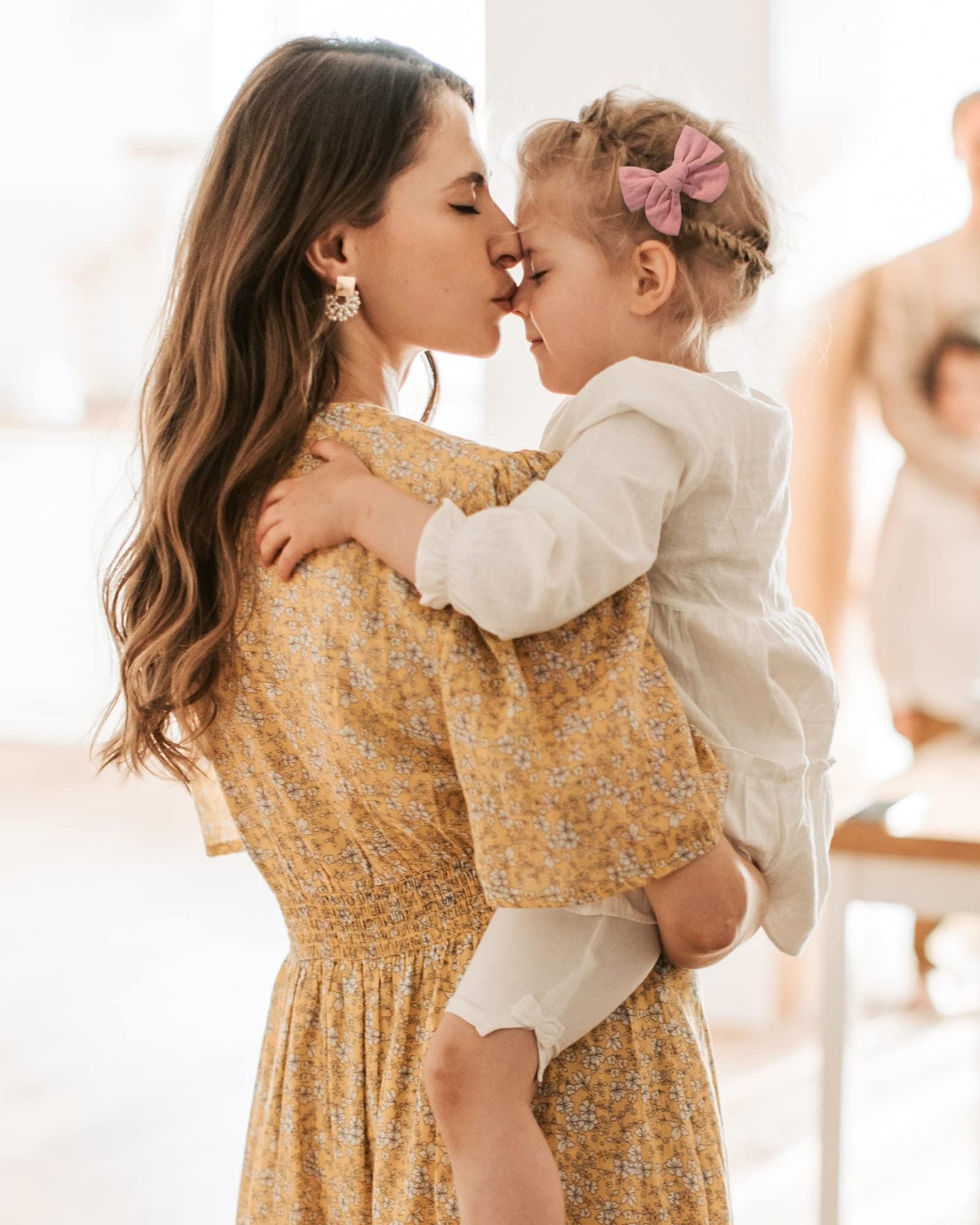 Doboi 20Pcs 3.6 Inches Baby Girls Linen Hair Bows Clips 10 Colors Fully Lined Hair Barrettes Accessories For Babies Infant Toddl