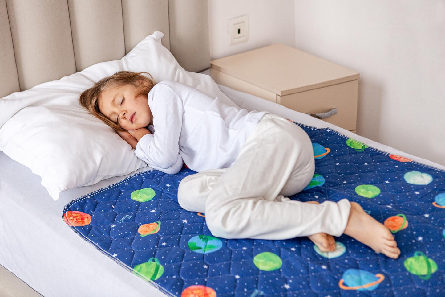 Lynmark Potty Training Waterproof Bed Pad-For Night Time Bed Protector Excellent for Toilet Training & Bedwetting,Reusable Toddl