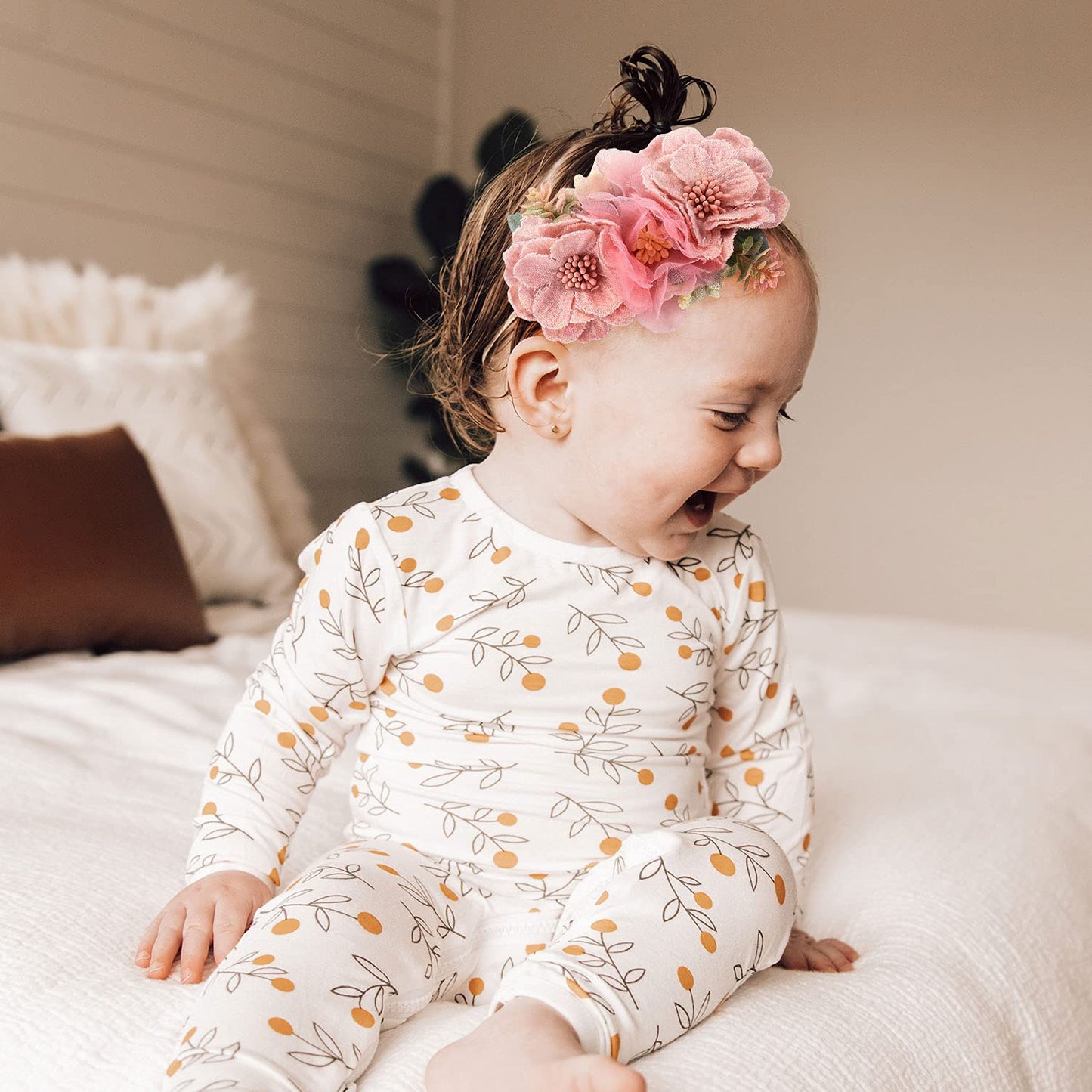 Cinaci 5 Pack White Pink Delicate Rose Flower Nylon Headbands Floral Hair Bows Daisy Flowers Headband Elastic Hair Bands Easter