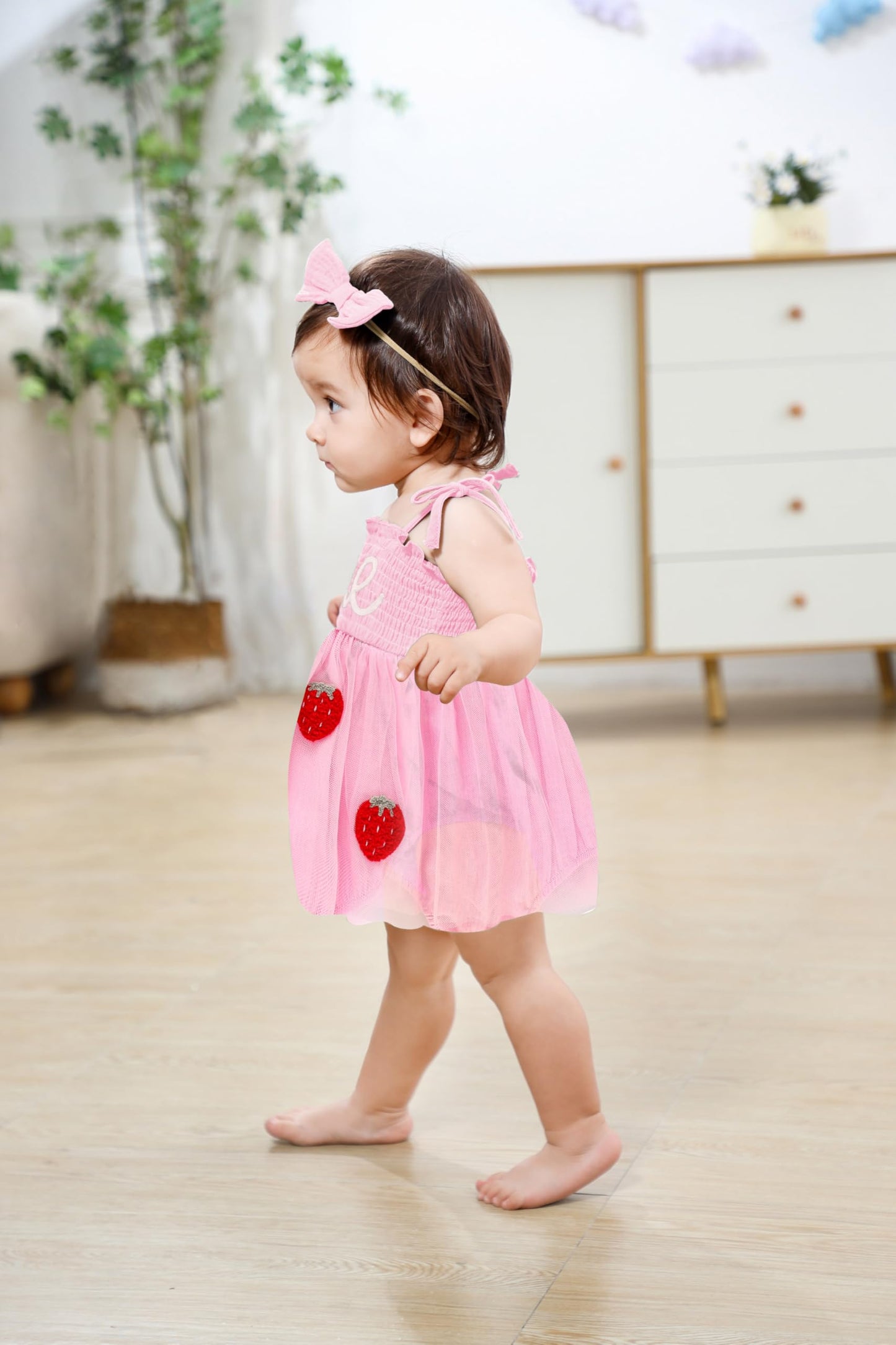 Titkkop Baby Girl 1St Birthday Clothes One Year Old Tulle Romper Sleeveless Bodysuit Cake Smash Outfits(Berry,9-12M)