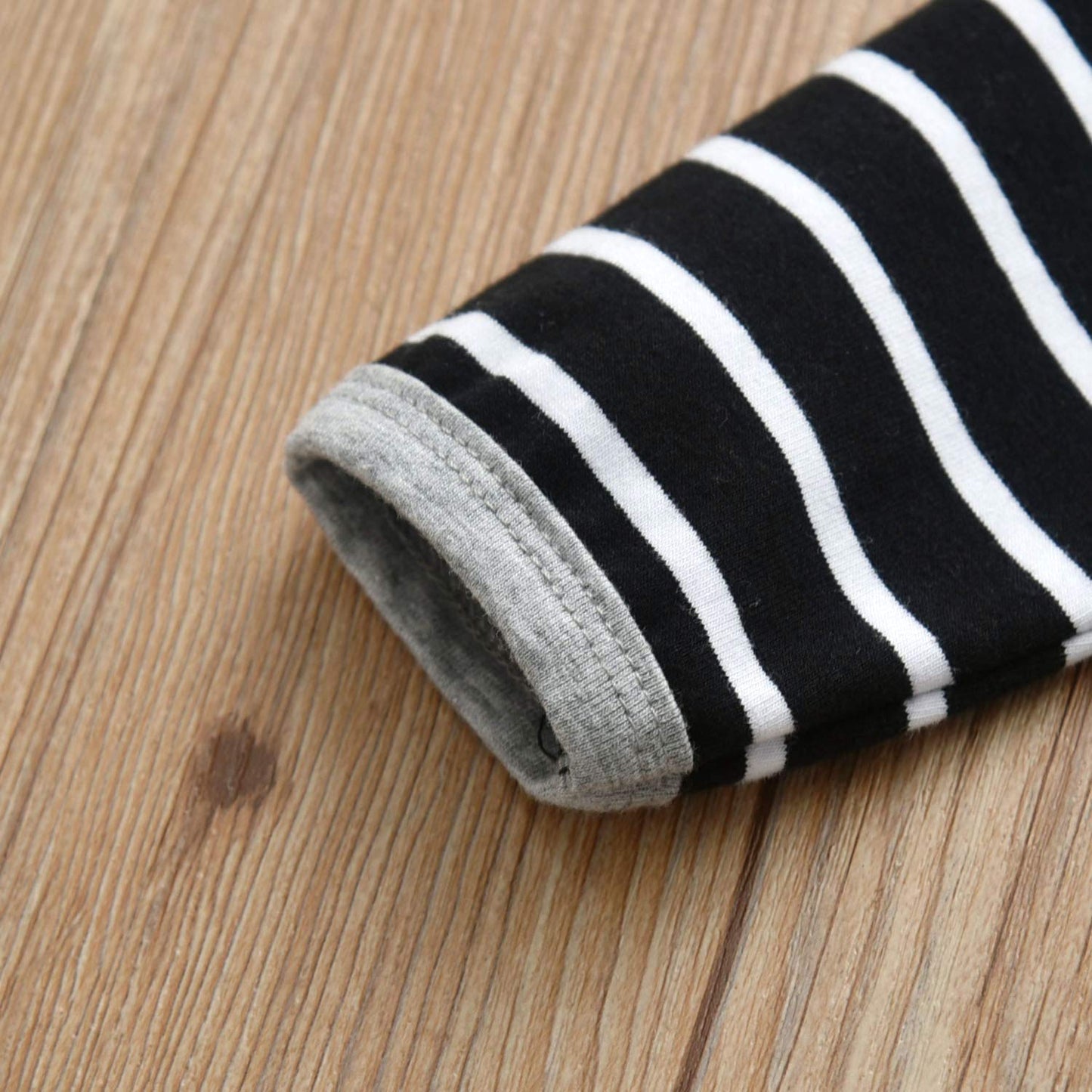 3Pcs Newborn Baby Boy Clothes Giraffe Printed Long Sleeve Stripe T-Shirt Pants And Hat Outfit Set (3-6 Months)