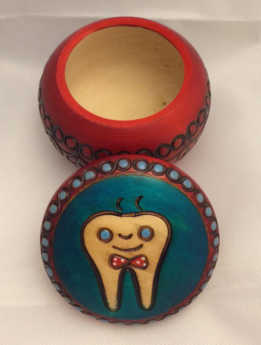 Hlpiamok Aeiniweraabbcc Spprandom Tooth Fairy Box Polish Handmade Wooden Round Boy'S Tooth And Curl Box First Tooth Keepsake Box