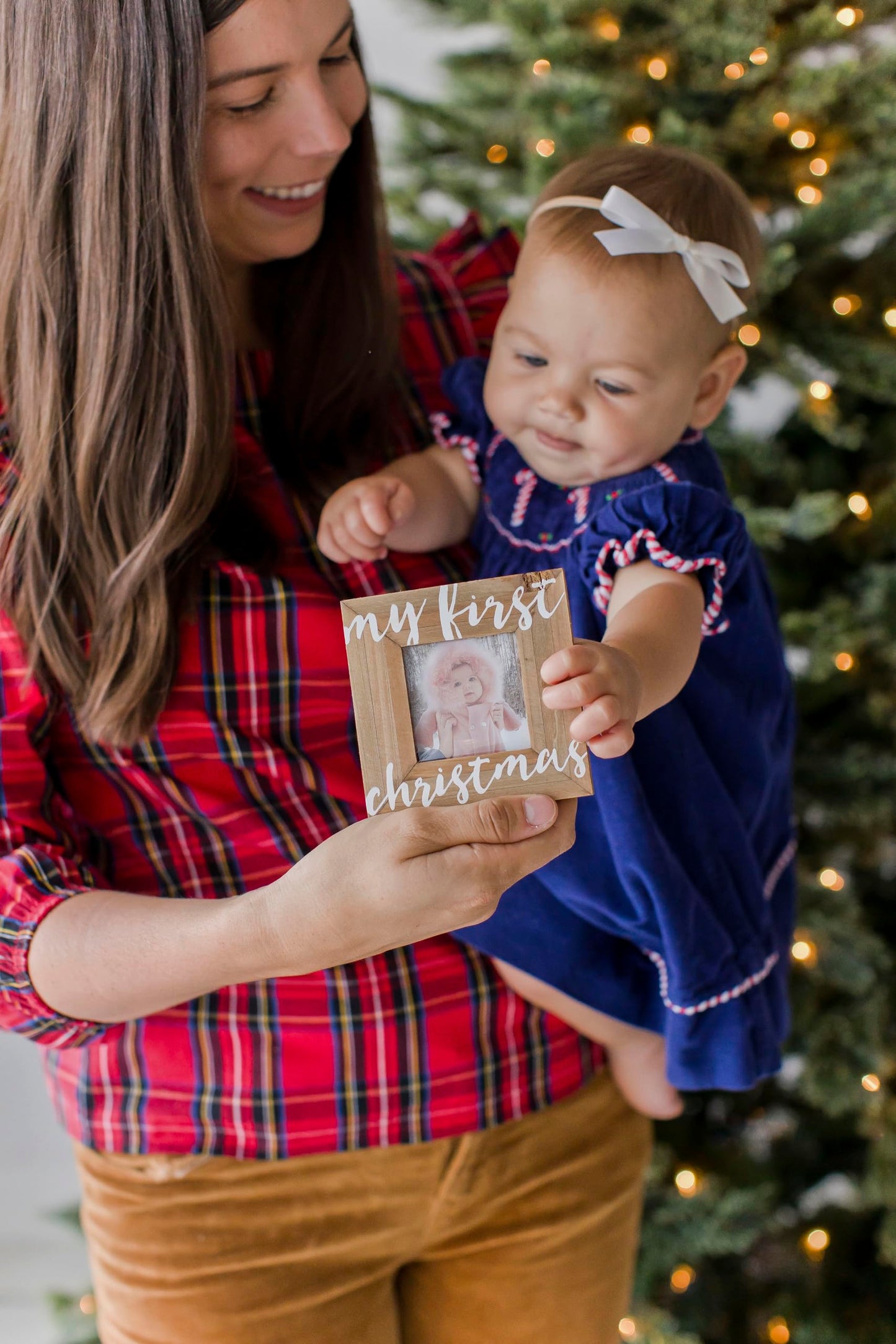 Pearhead Babys First Christmas Wooden Picture Frame Ornament, Newborn Milestone Keepsake Photo, Holiday Gift For New And Expecti