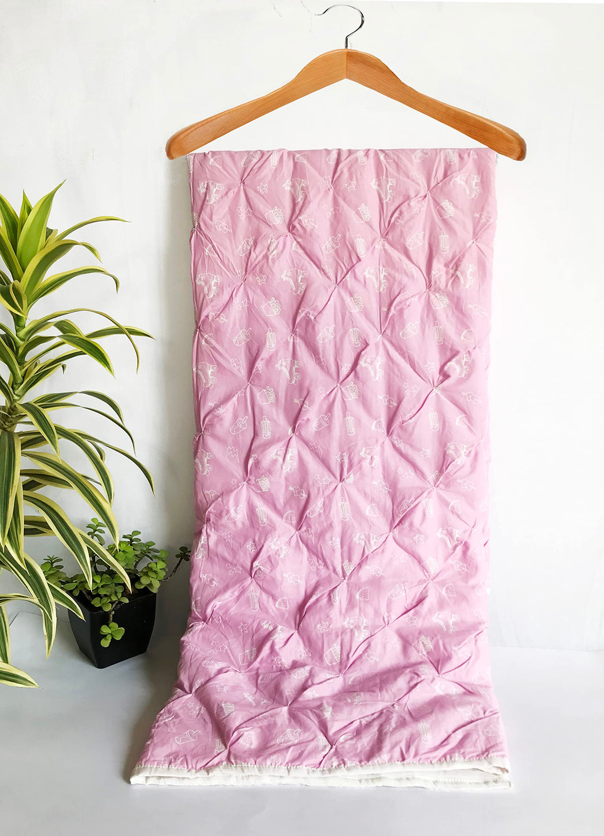 Orak Living Doodle Fun Kids Quilt, Handquilted, Baby Quilts, Nursery Bedding, Newborn dohar, Soft and Lightweight