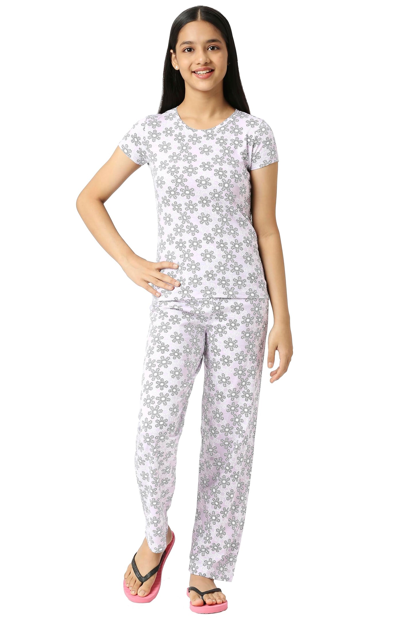 SINI MINI Girls All Over Snow Printed top & Pant Pack of 1 Night Suit Set
