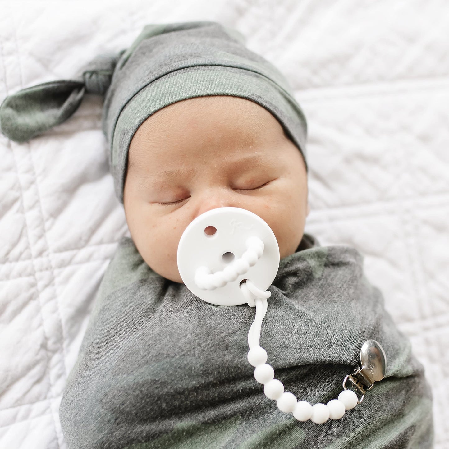 Ryan & Rose Cutie Pat Pacifier Teether (Bulb, White)