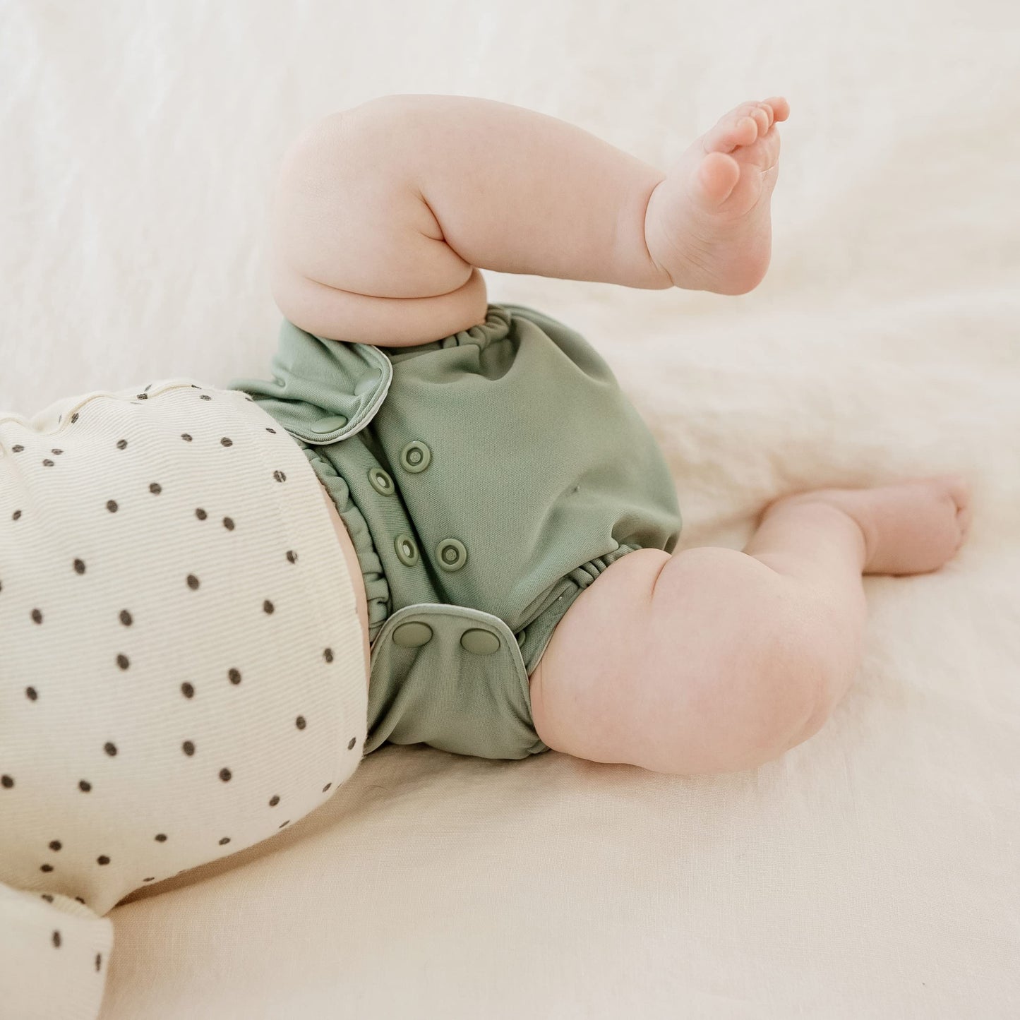 Esembly Cloth Diaper Outer, Swim Diaper, Waterproof Cloth Diaper Cover, Leak-Proof and Breathable Layer Over Prefolds, Flats or