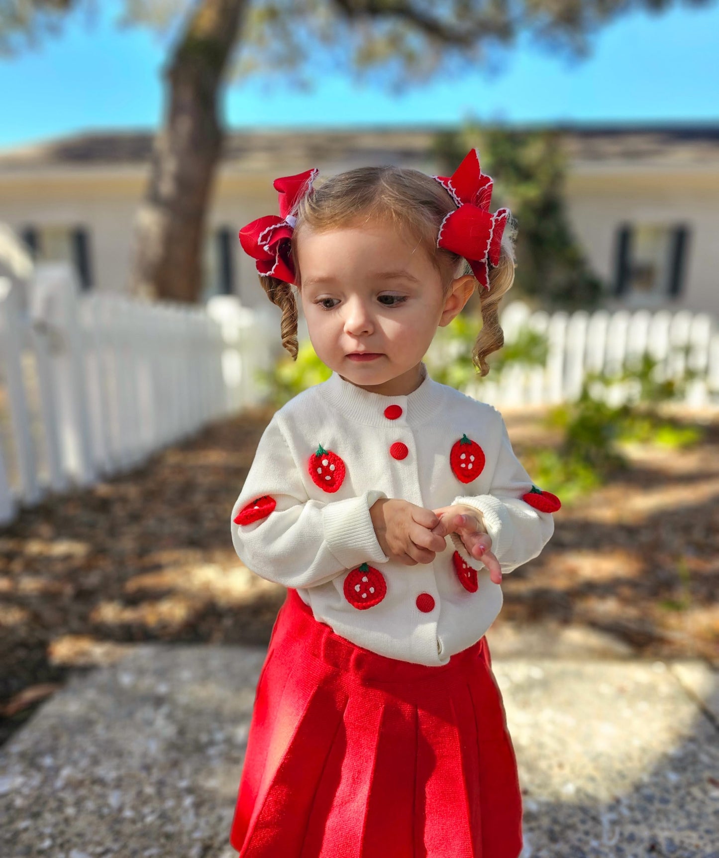 Wee Ones Girls' Grosgrain Hair Bow With Contrasting Moonstitch Edge And Wrap On A Weestay Hair Clip, Small, Red With White