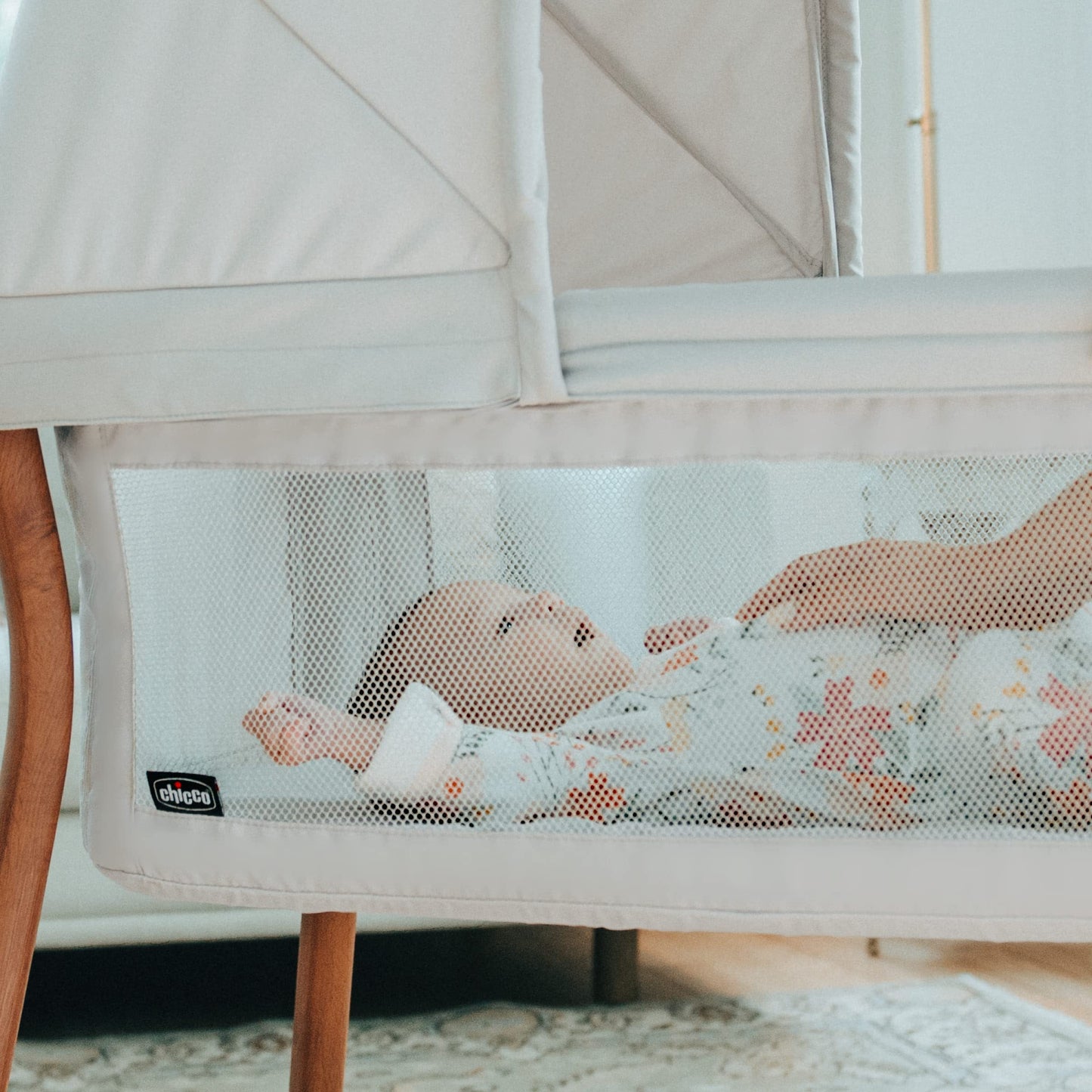 Chicco LullaGo Anywhere LE Portable Bassinet, Space-Saving Baby Bassinet with Canopy, Waterproof Mattress and Fitted Sheet, Incl