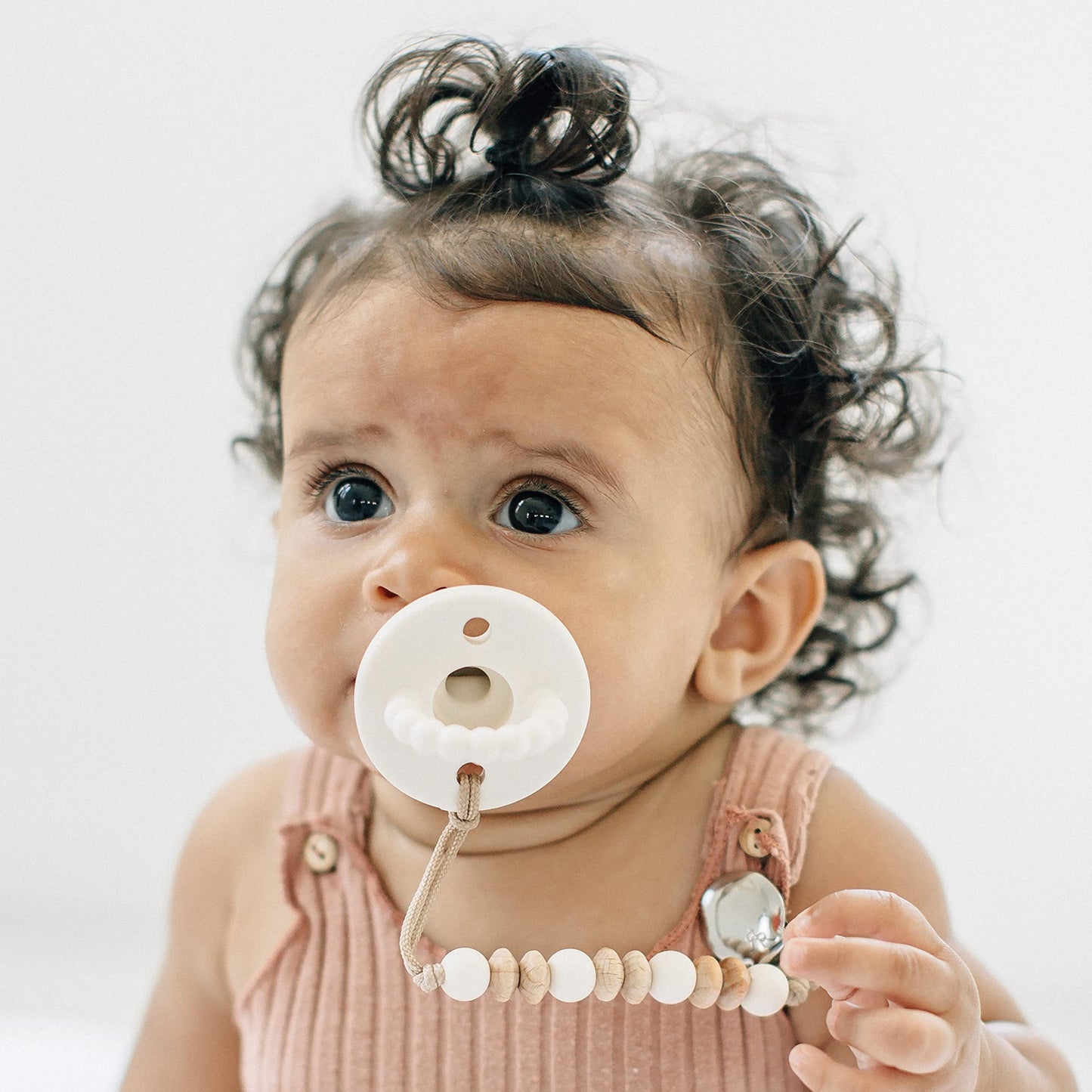 Ryan & Rose Cutie Pat Pacifier Teether (Bulb, Ivory)