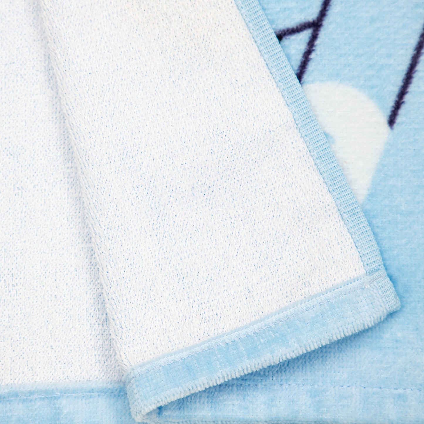 Jay Franco Bluey Piggyback Bath/Pool/Beach Hooded Poncho - Super Soft & Absorbent Cotton Towel, Measures 22 X 22 Inches (Officia