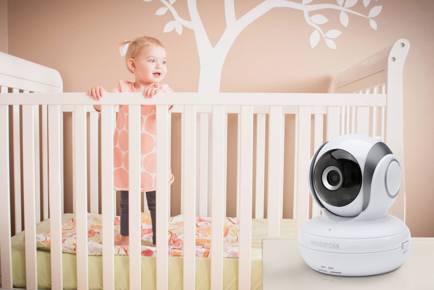 Motorola Mbp33Xl 3.5' Video Baby Monitor With Digital Zoom, Two-Way Audio And Room Temperature Display, 2 Piece Set (Pack Of 1)