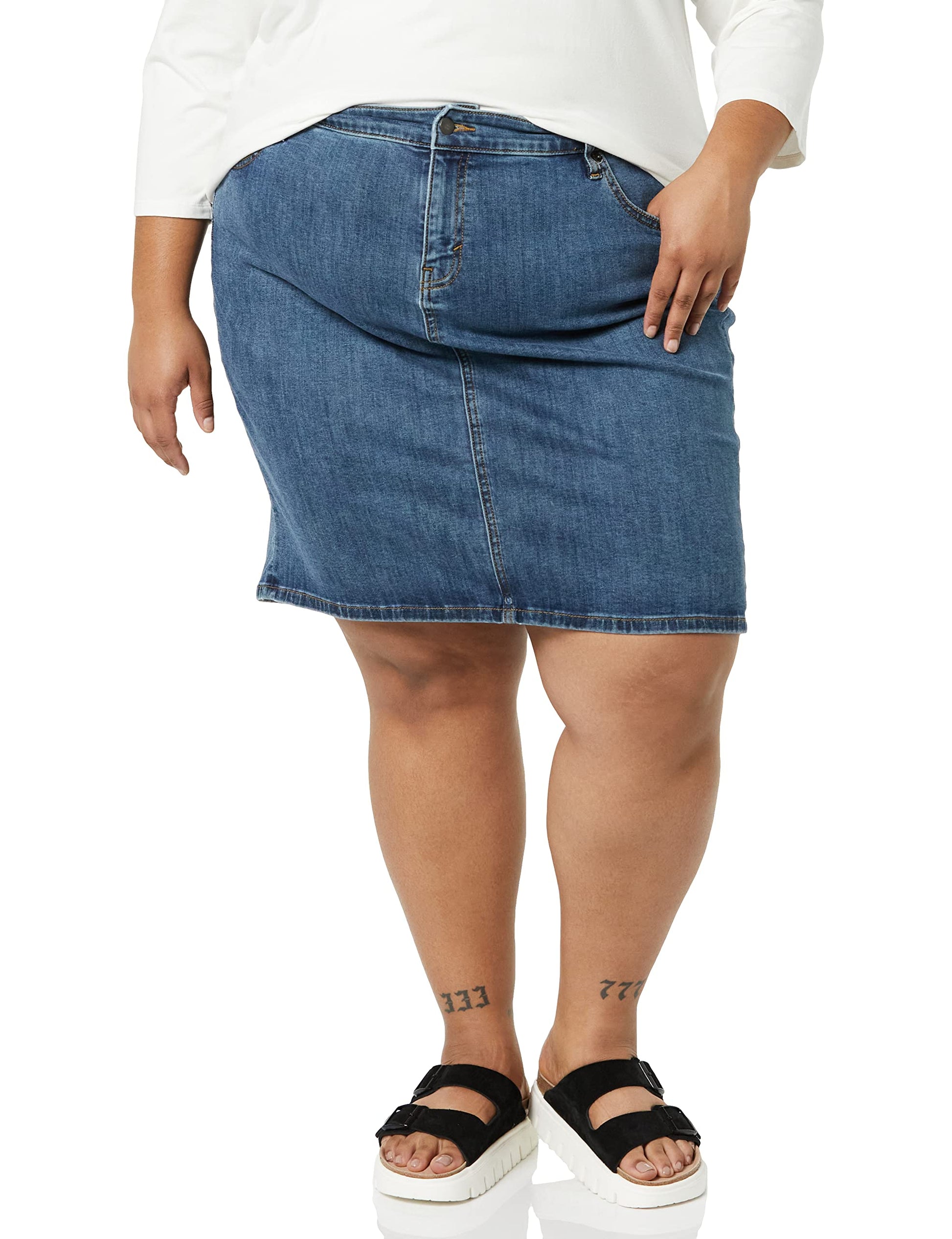 Amazon Essentials Womens Classic 5-Pocket Denim Skirt (Available In Plus Size), Medium Wash, 16