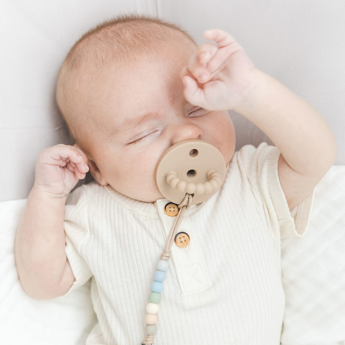 Ryan & Rose Cutie Pat Pacifier Teether (Bulb, Tan)