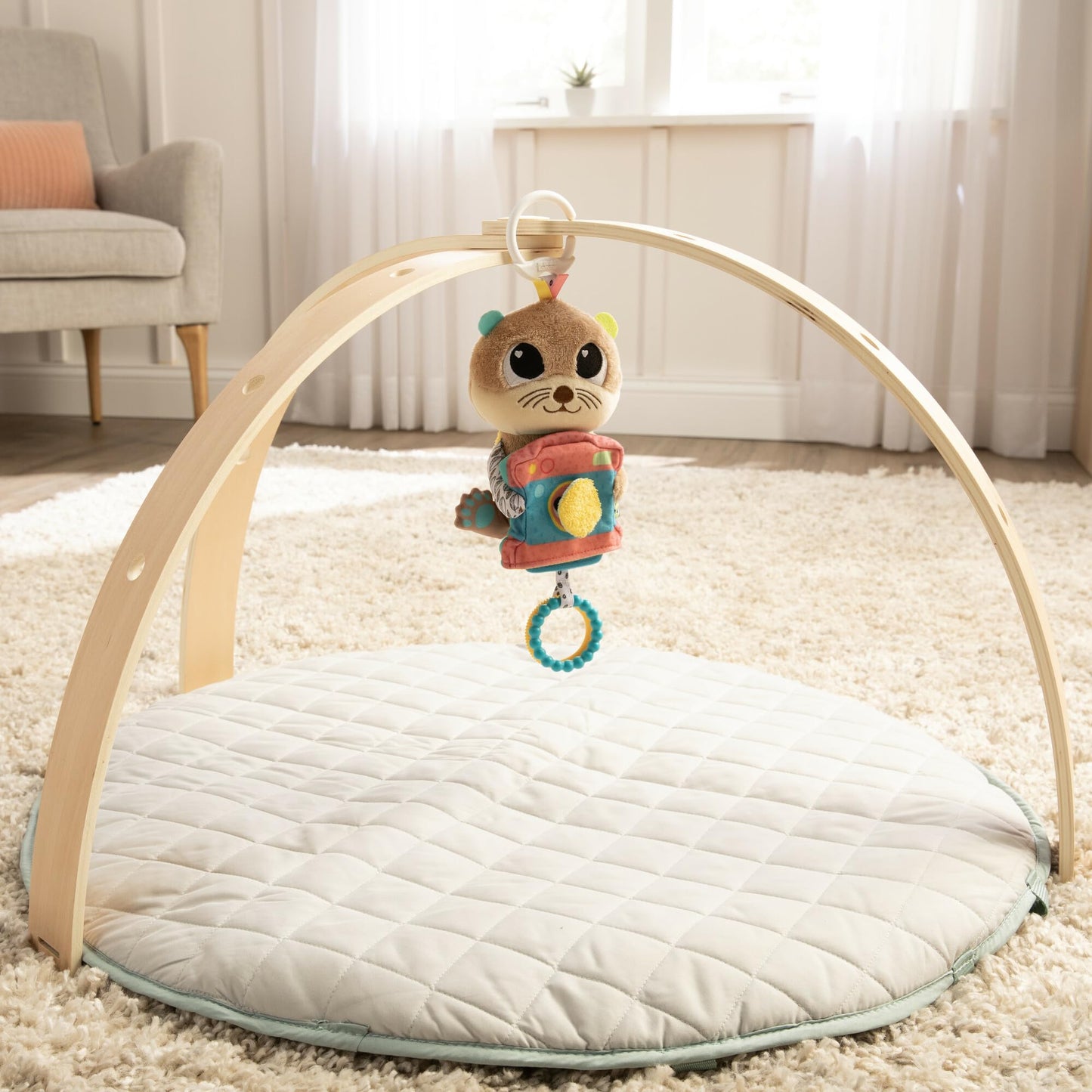 LAMAZE Arty Says Cheese Clip On Stroller Toy - Baby Sensory Toys with Crinkle and Squeak Sounds - Includes Clip for On-The-Go St