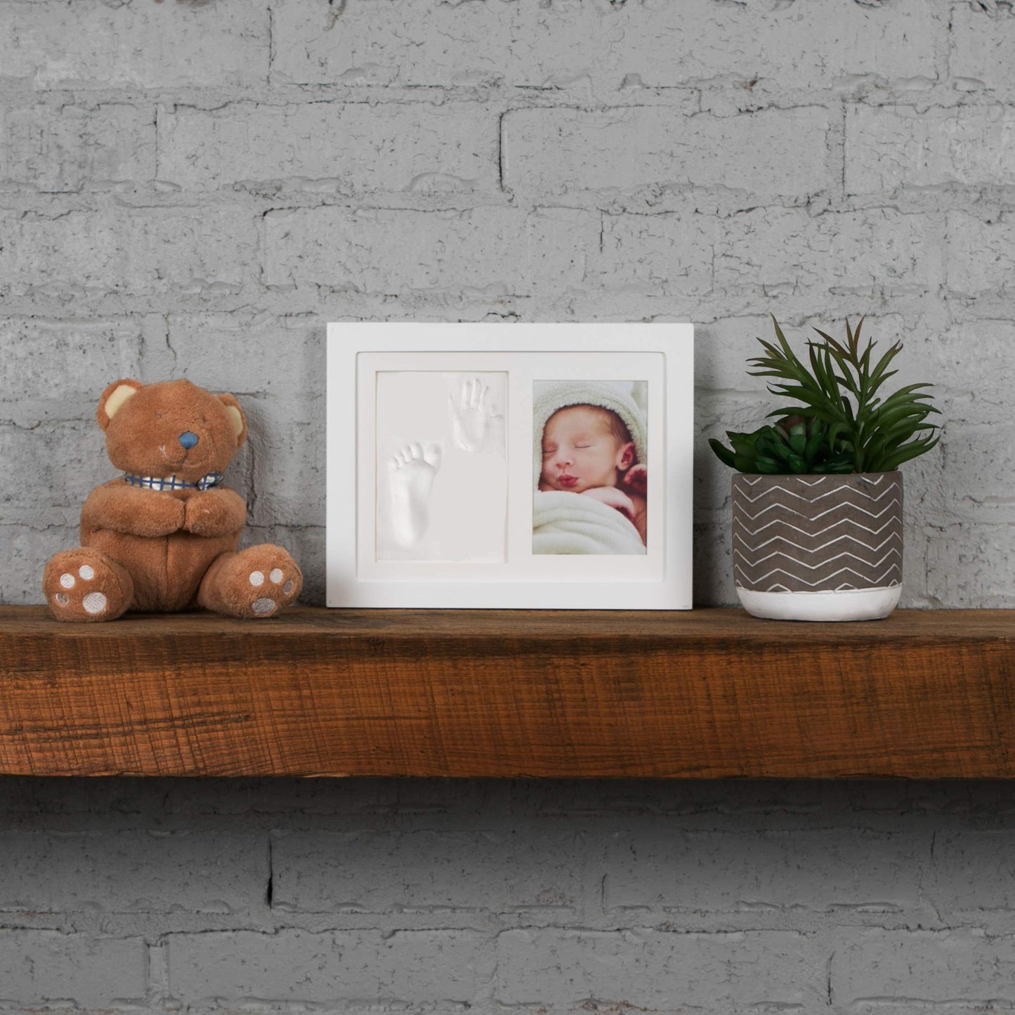 Nuby Baby Keepsake Classic White Wooden Wall Decor Frame That Holds One 3.5 X 5' Photo & 1 Clay Print Kit For Newborn Girls & B
