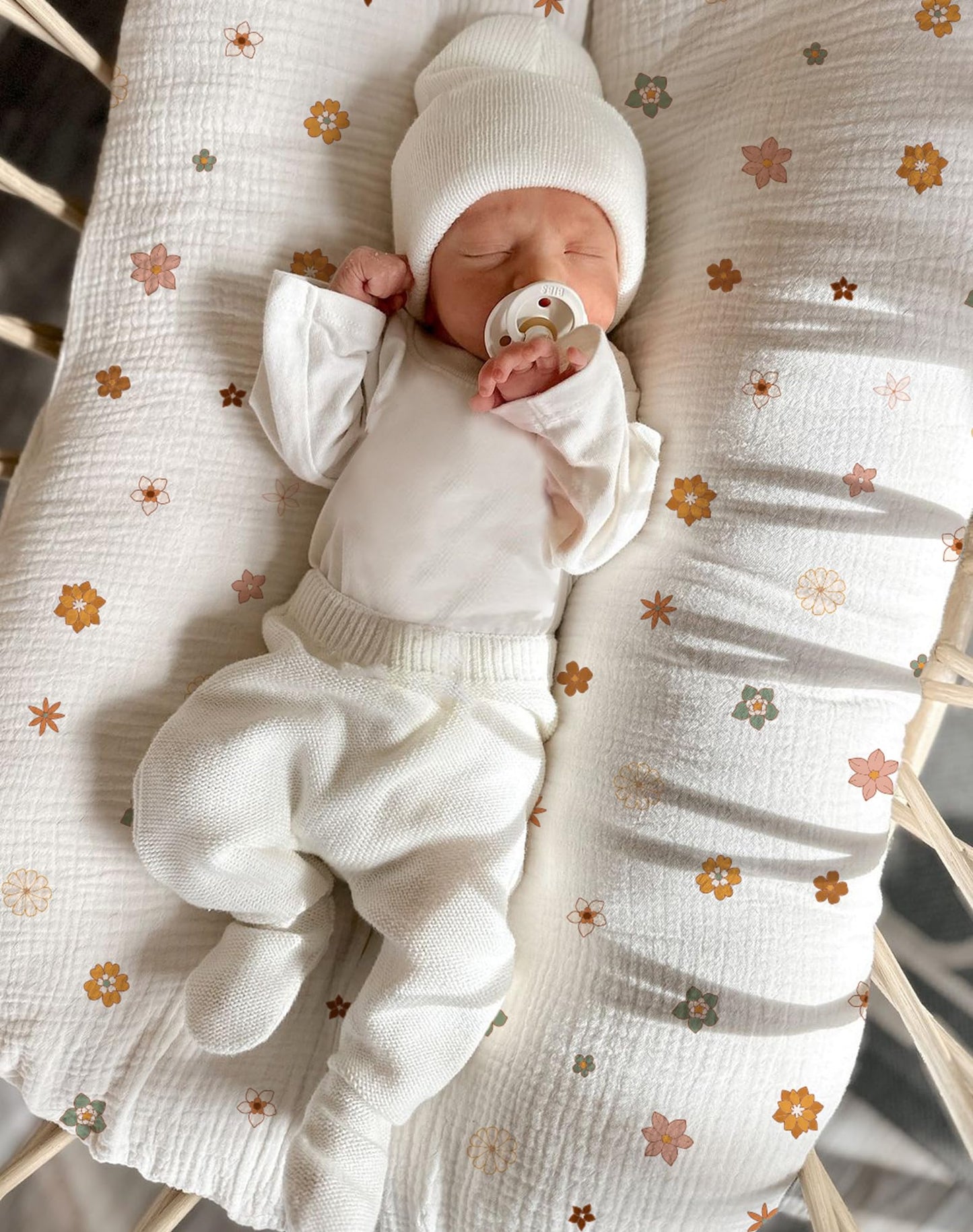 Muslin Baby Lounger Cover, Soft Breathable Newborn Lounger Pillow Cover For Boys Girls Infant (Flower-B)