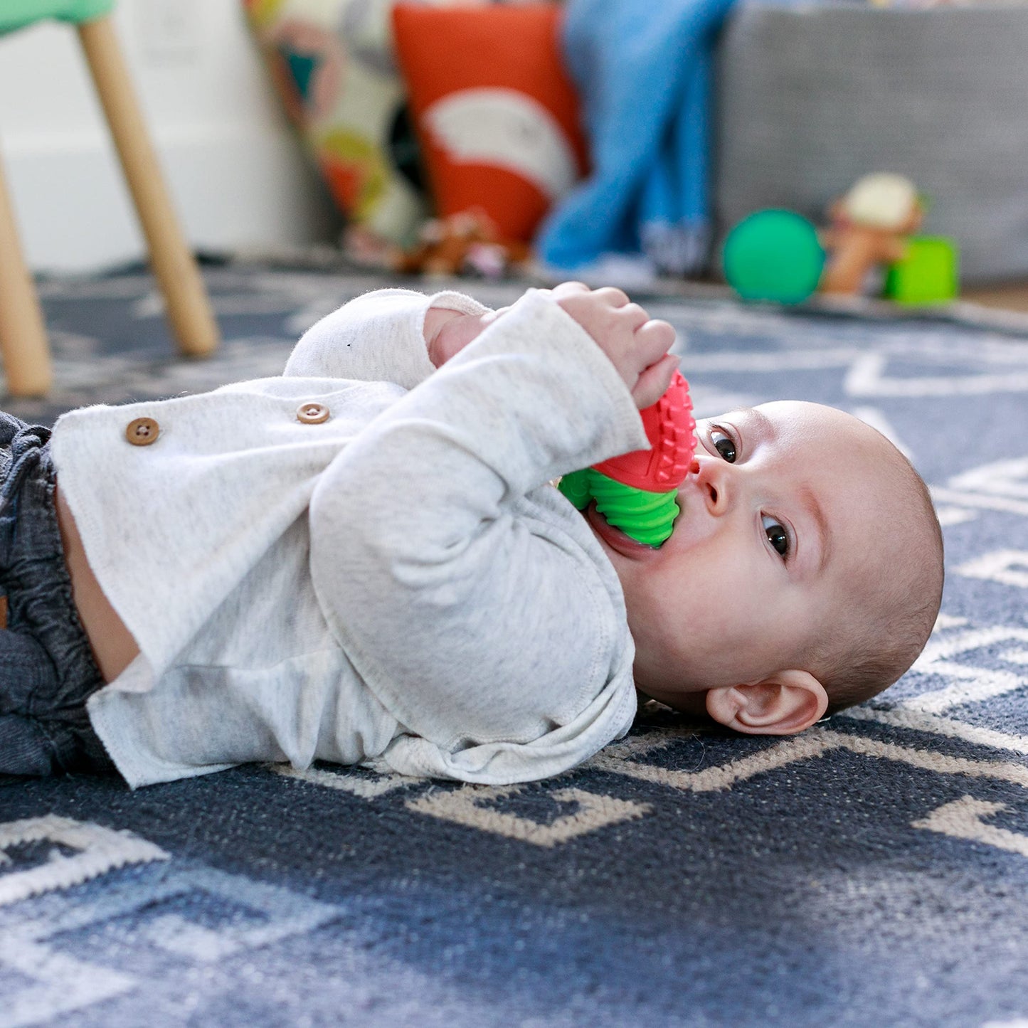 Infantino Lil Nibblers Vibrating Apple Teether -Sensory Exploration and Teething Relief with Soothing Vibrations and Textures,