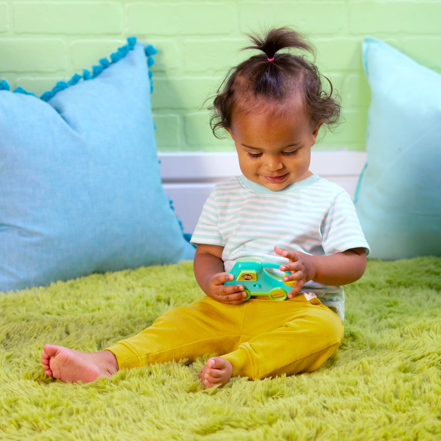 Bright Starts Safari Driver Take Along Toy with Music and Lights, Monkey, On The Go Travel Activity, Unisex, Blue, 3 Months+