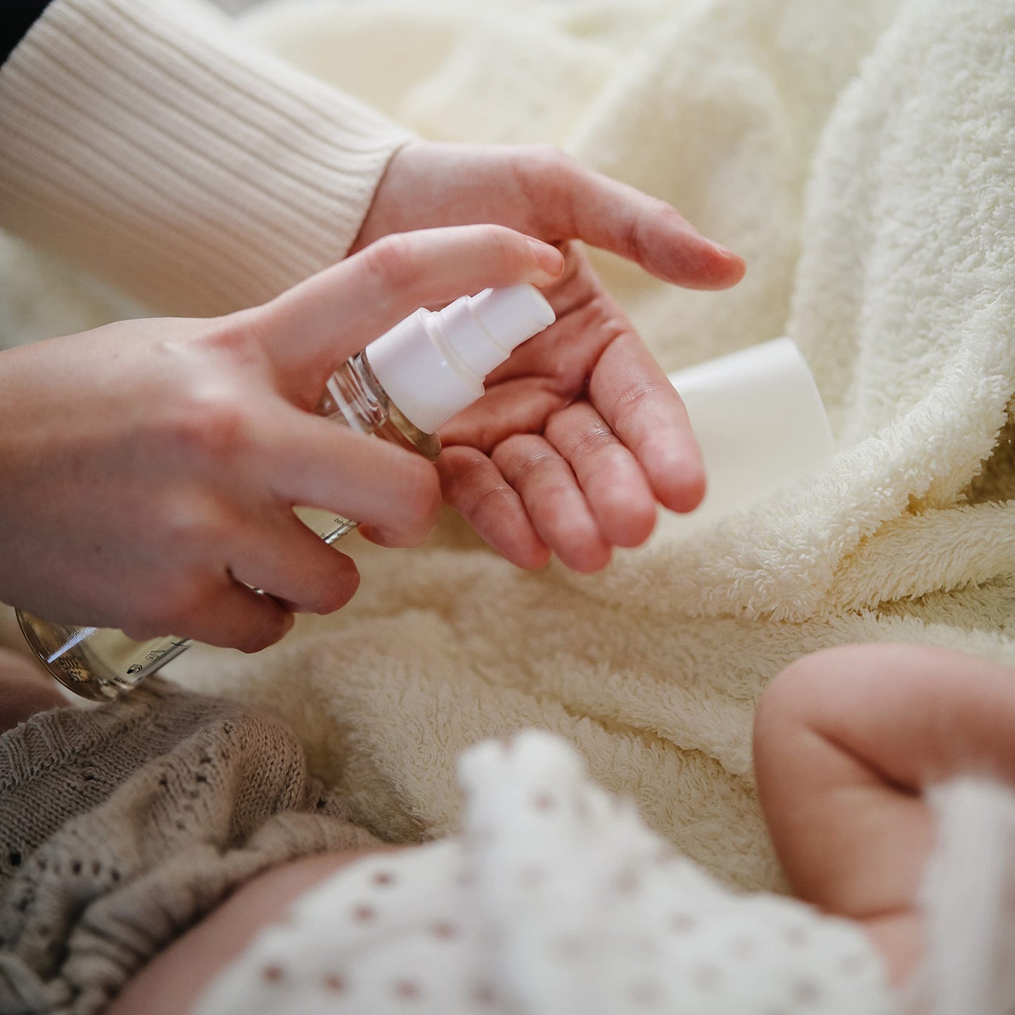 Mushie Organic Baby Oil | Hypoallergenic, Lightweight To Prevent Moisture Loss | Certified Cosmos Organic | Made In Denmark, 4.9