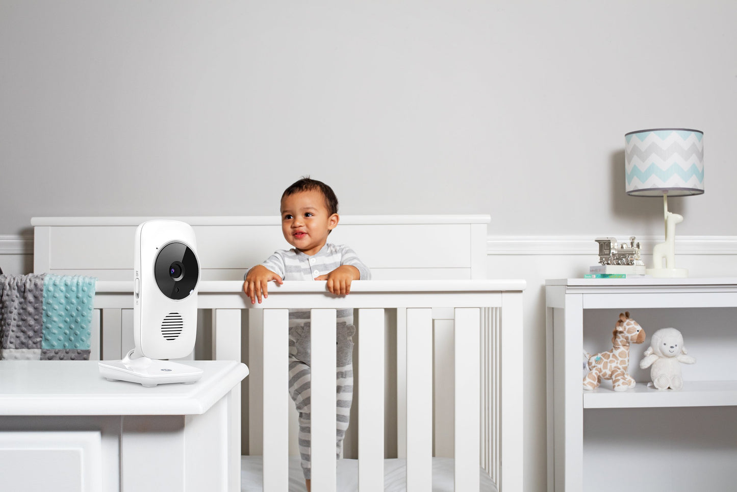 Motorola Mbp483 2.8' Video Baby Monitor With Digital Zoom, Two-Way Audio And Room Temperature Display