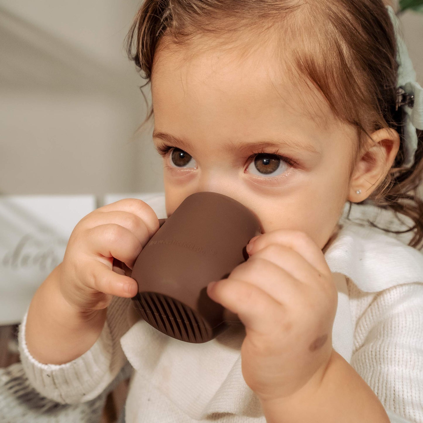 Bravejusticekidsco. | Teenie Tiny Silicone Developmental Baby-Led Weaning Drinking Cups (2 Pack) (Warm Taupe And Blue Fusion)