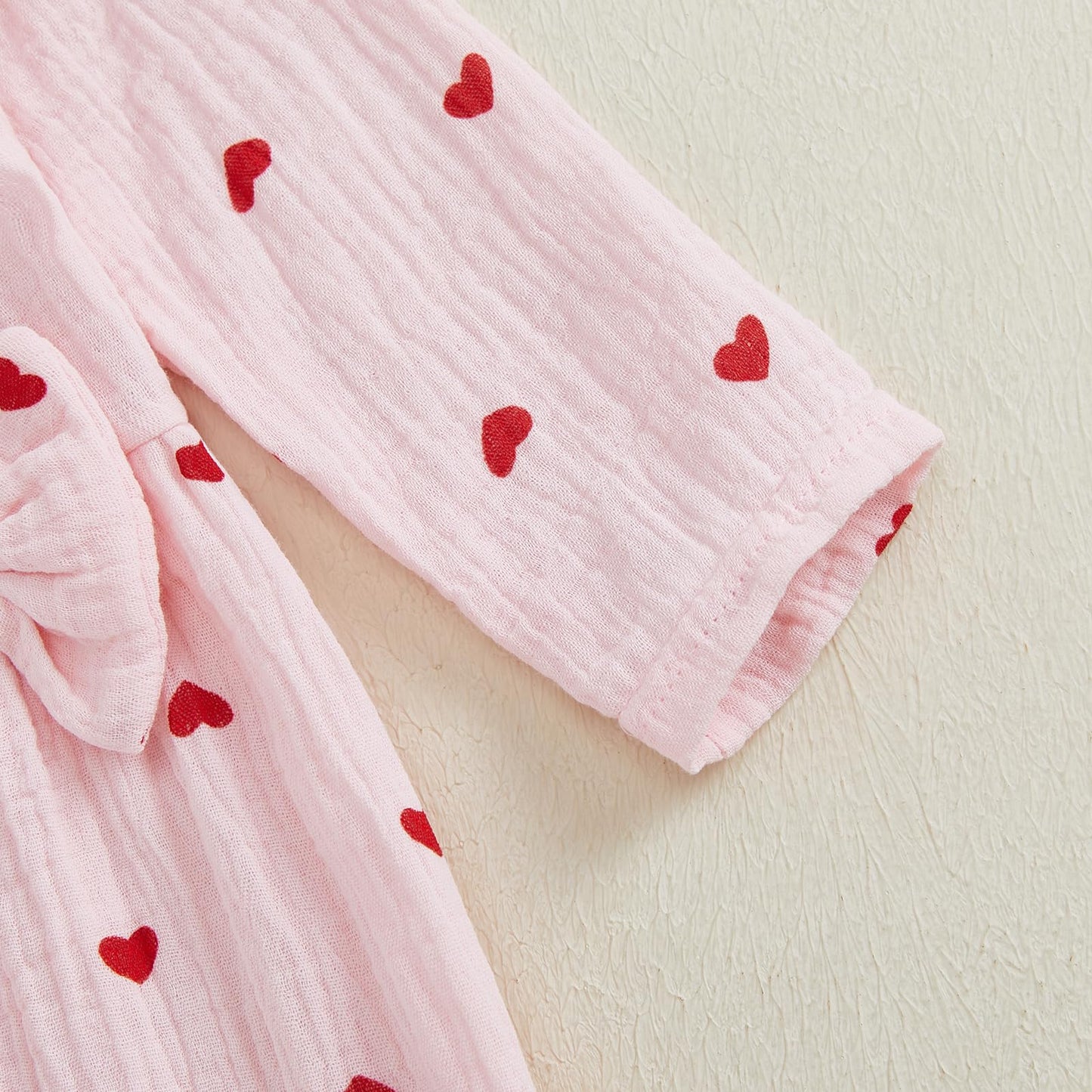 Sasaerucure Infant Baby Girl Valentines Outfit Long Sleeve Heart Jumpsuit Newborn Baby Girl Smocked Bubble Romper + Headband (Pi