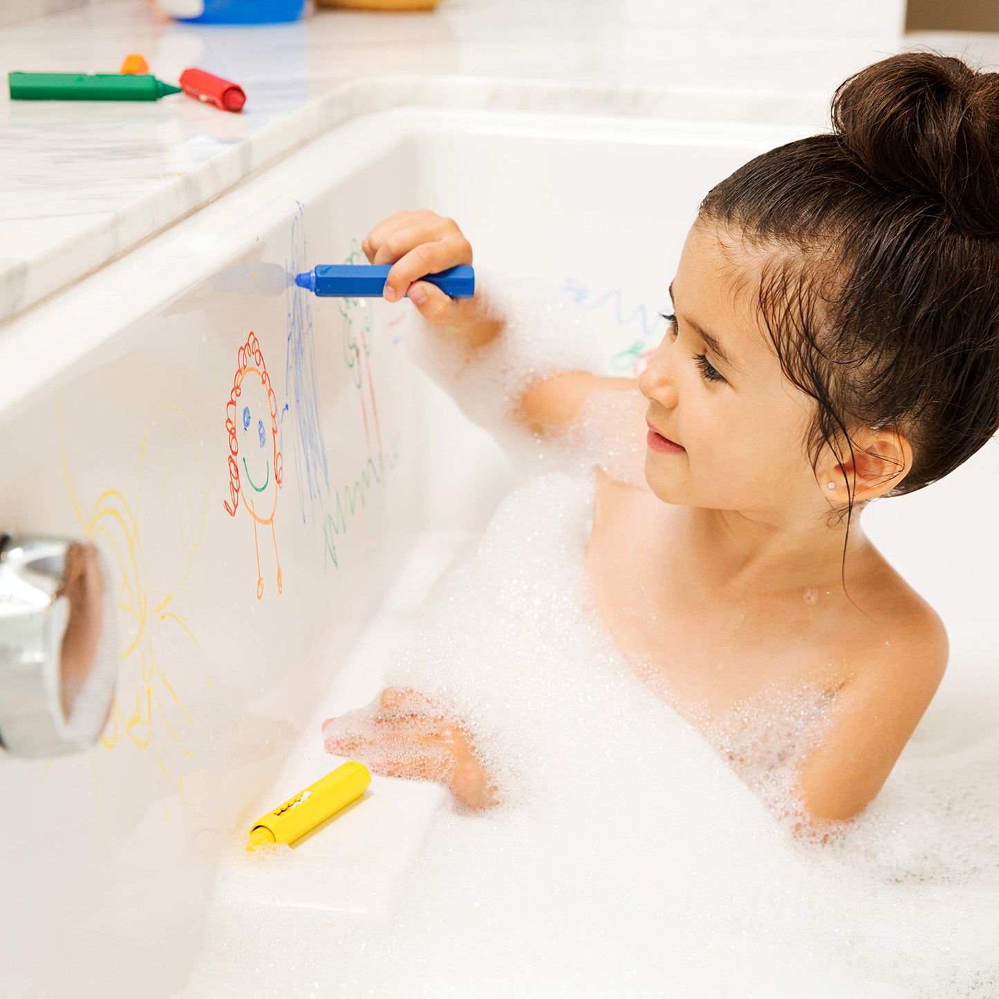 Munchkin Draw Bath Crayons Toddler Bathtub Toys, Non-Toxic and Washable, For Kids 36 Months and Up, 10 Count