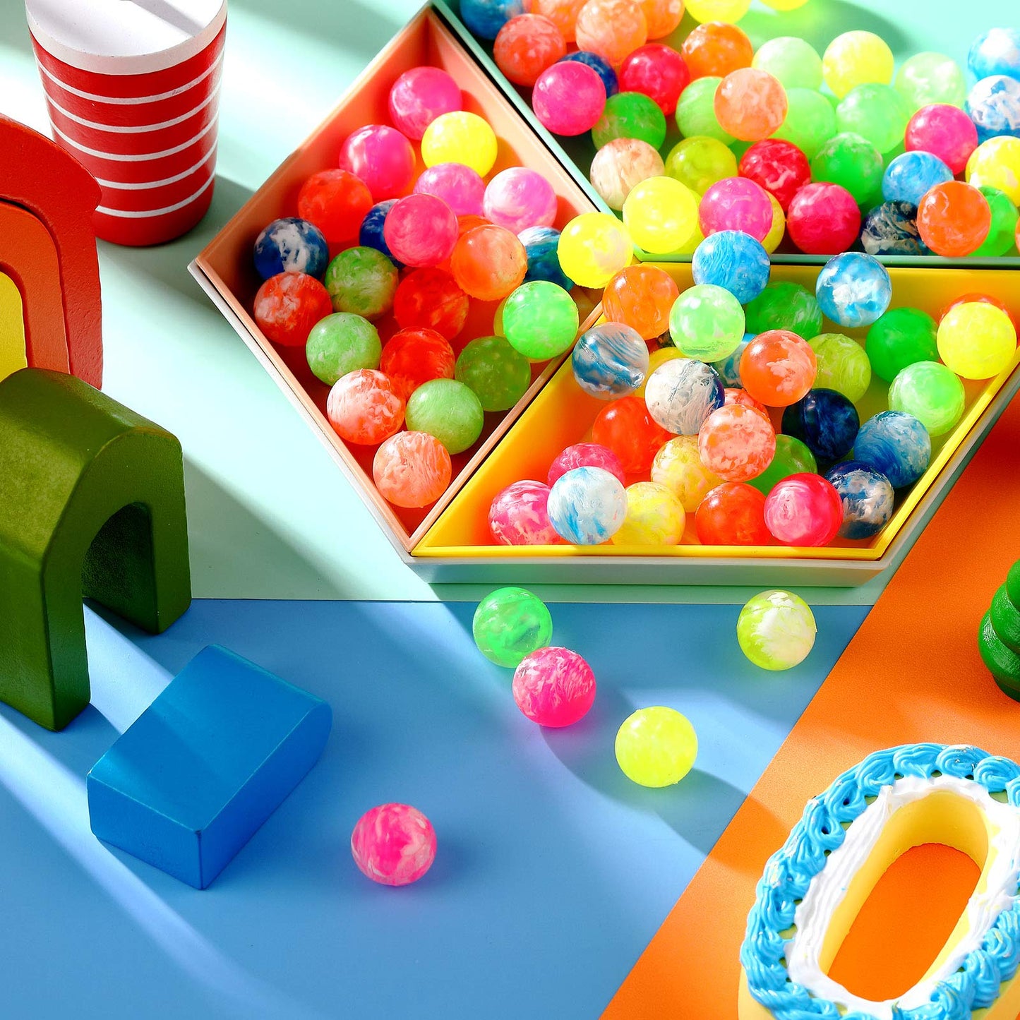 Sumind 100 Pcs Small Bouncy Balls in Bulk Rubber High Bouncing Balls Mini Bouncy Balls for Birthday Party Favors Gift Game Prize
