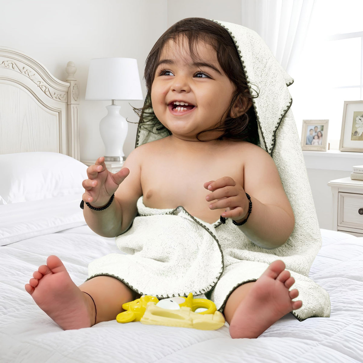 MummaS Touch Puresoft Bamboo Baby Hooded Towel  White  Pack Of 1 | Ultra Soft & Absorbent | Gentle Bamboo Fiber | 024 Months