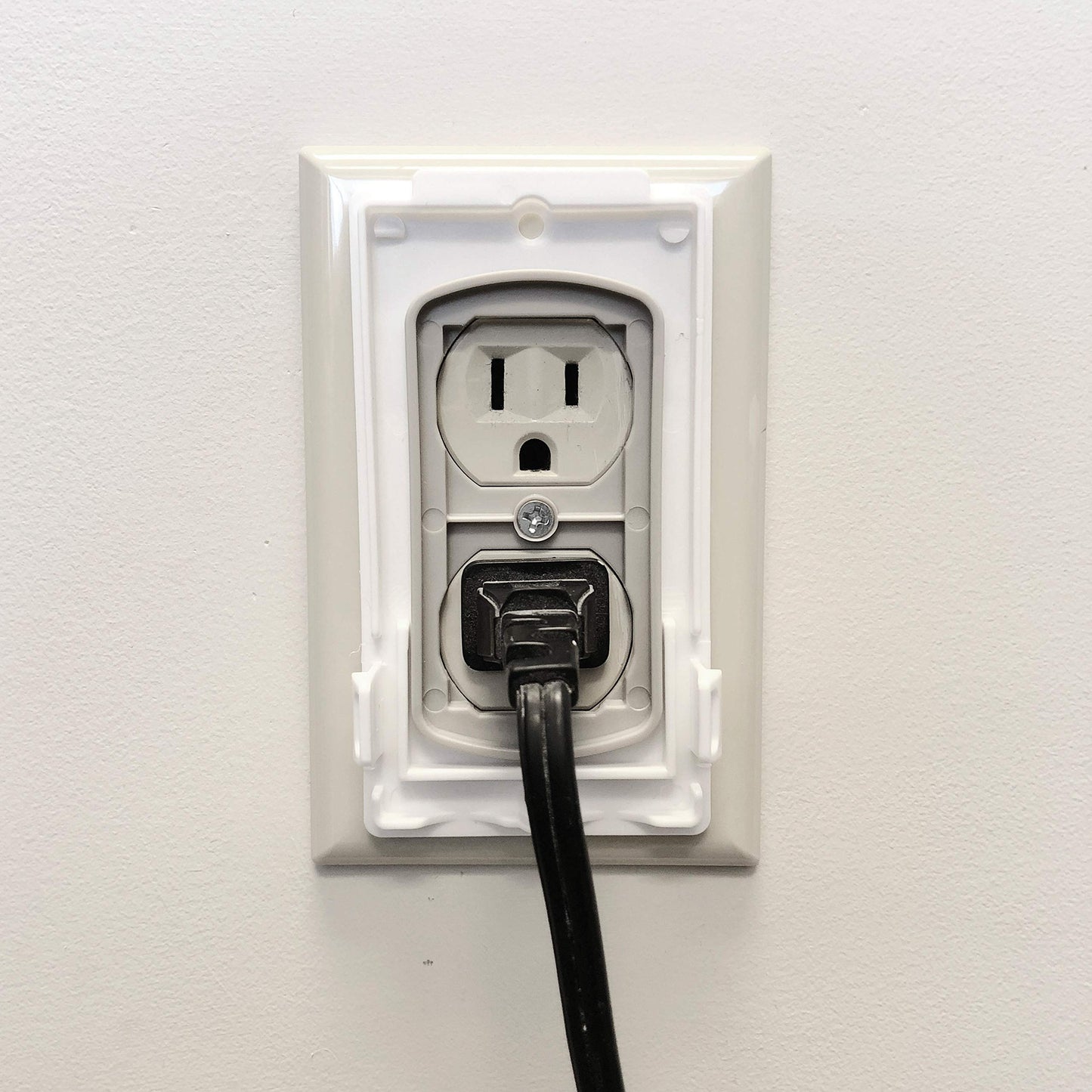 Dreambaby Dual Fit Outlet Cover Box - Baby Safety Outlet Cover for Standard & Decora Plugs - Child Proof Electrical Outlet Plugs