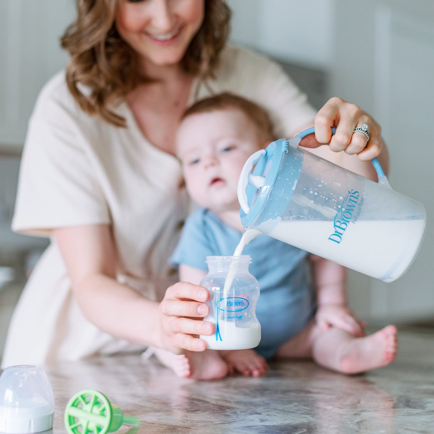 Dr. Brown'S Baby Formula Mixing Pitcher With Adjustable Stopper, Locking Lid, & No Drip Spout, 32Oz, Bpa Free, Blue