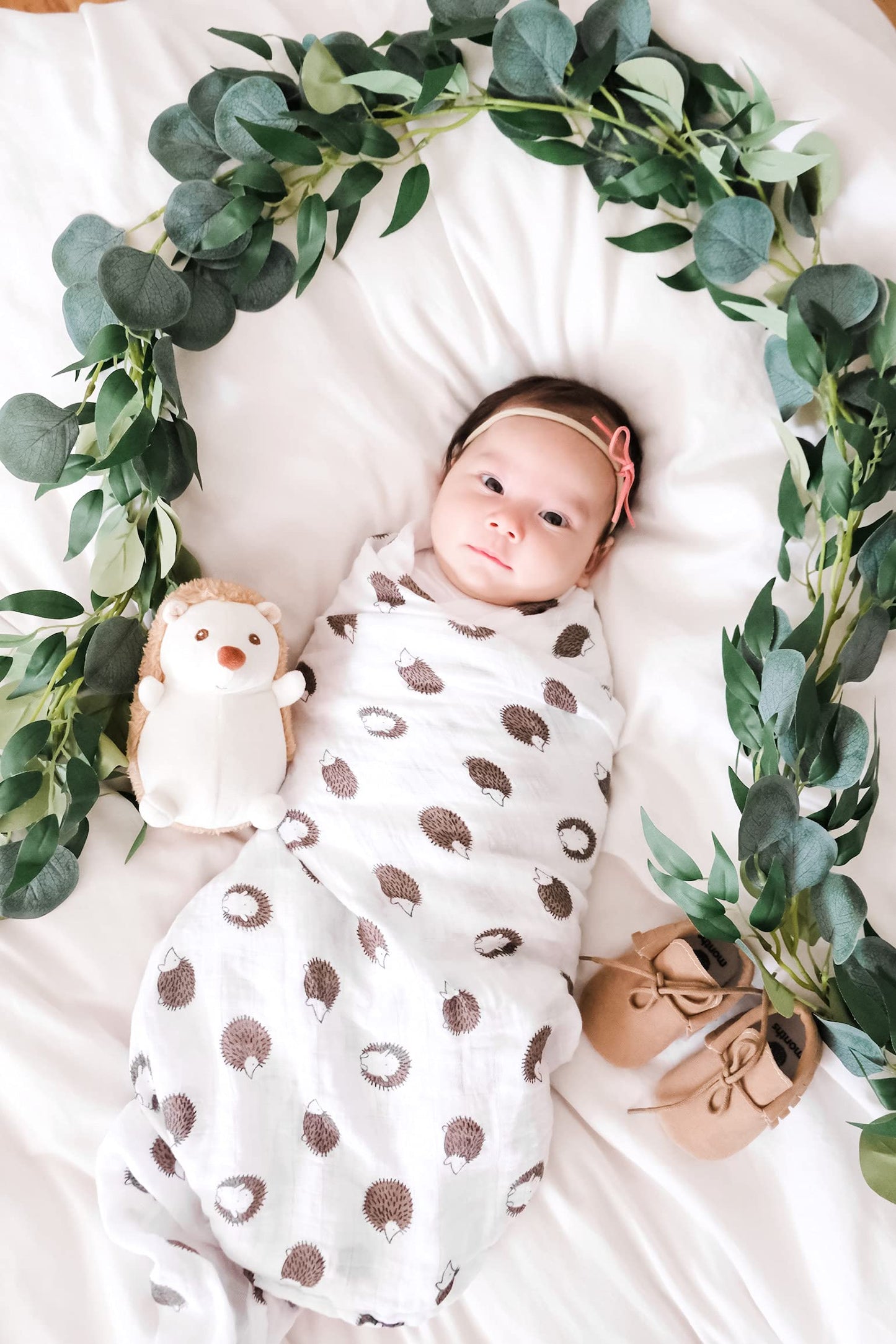 Moya Baby Gift Box - Newborn Keepsake Box For Boy And Girl, Baby Clothes, Knotted Gown And Swaddle Blanket, Baby Shower Gifts Se