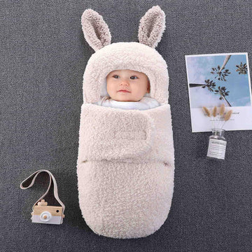 Cubbycoo Cozy Winter Swaddle Blanket, Thick Baby Sleeping Bag for Newborns Aged 06 Months. (White)