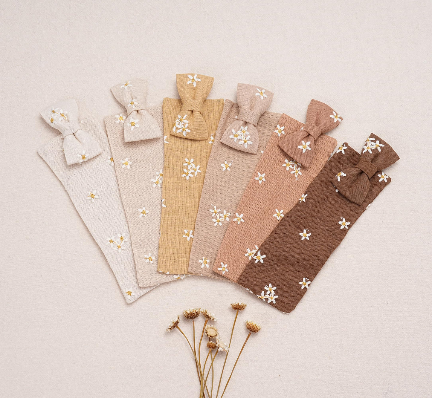 Baby Girl Hair Clips With Bow Holder 18 Pcs Daisy Embroidered Hair Bow Handmdade Flower Bouquet,Fully Lined Alligator Clips,Hair